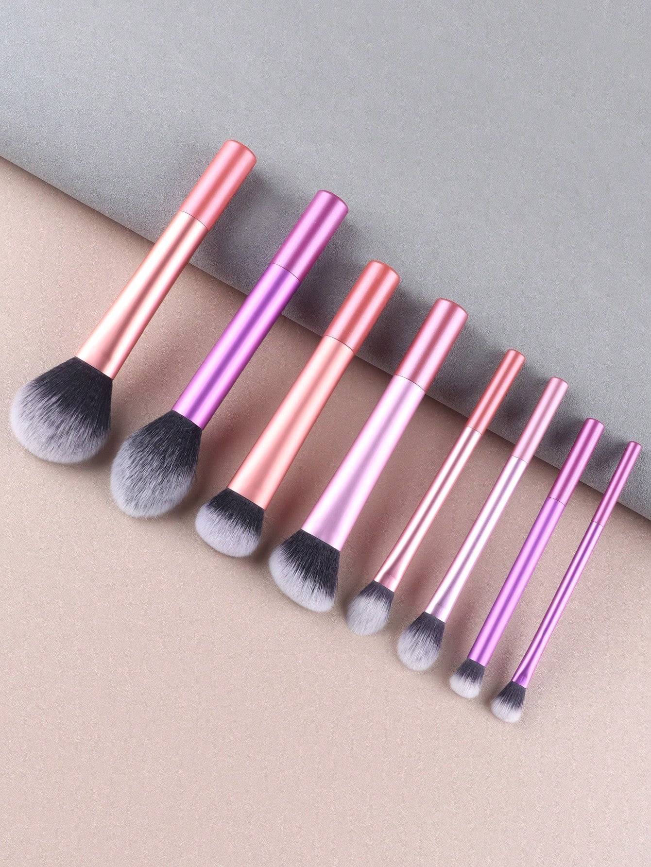 12pcs Multifunctional Makeup Brushes Set Including Powder Brush, Blush Brush, Foundation Brush, Eyeshadow Brush, Blending Brush, Contour Brush, Plus A Bevelled Beauty Sponge, A Round Beauty Sponge And A White Powder Puff - Image 6