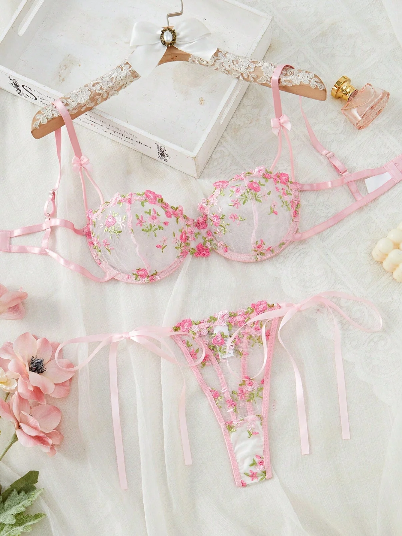 1set Women Floral Embroidery Mesh Lingerie Set (FD) - Image 3