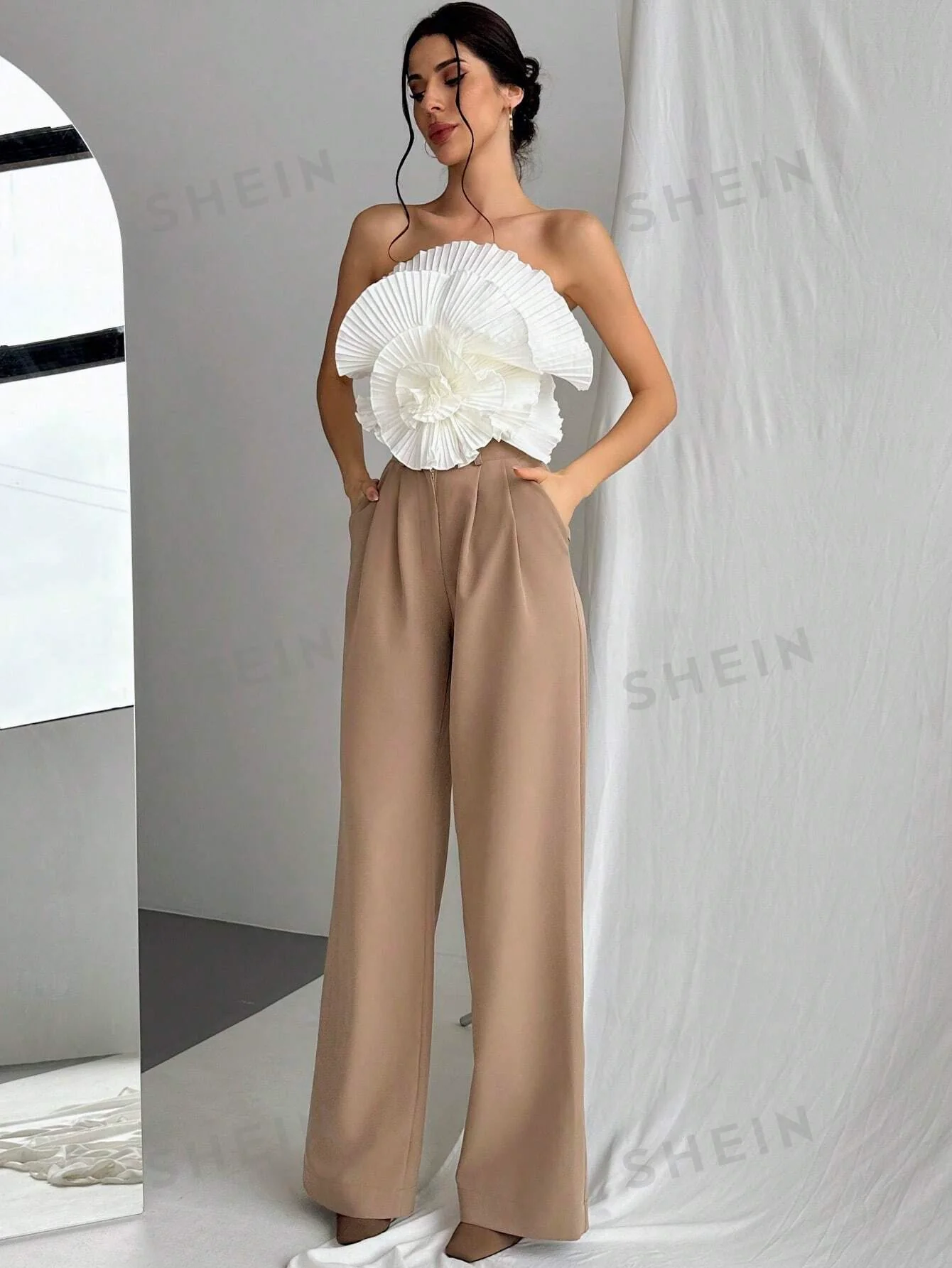 Aloruh Floral Pleated Bandeau - Image 7