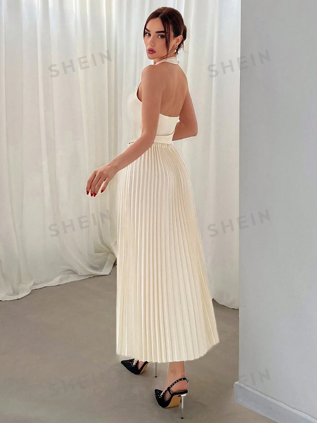 Aloruh Ladies' Valentine's Day Halter Neck Single Breasted Vest And Pleated Skirt Two Piece Set - Image 6