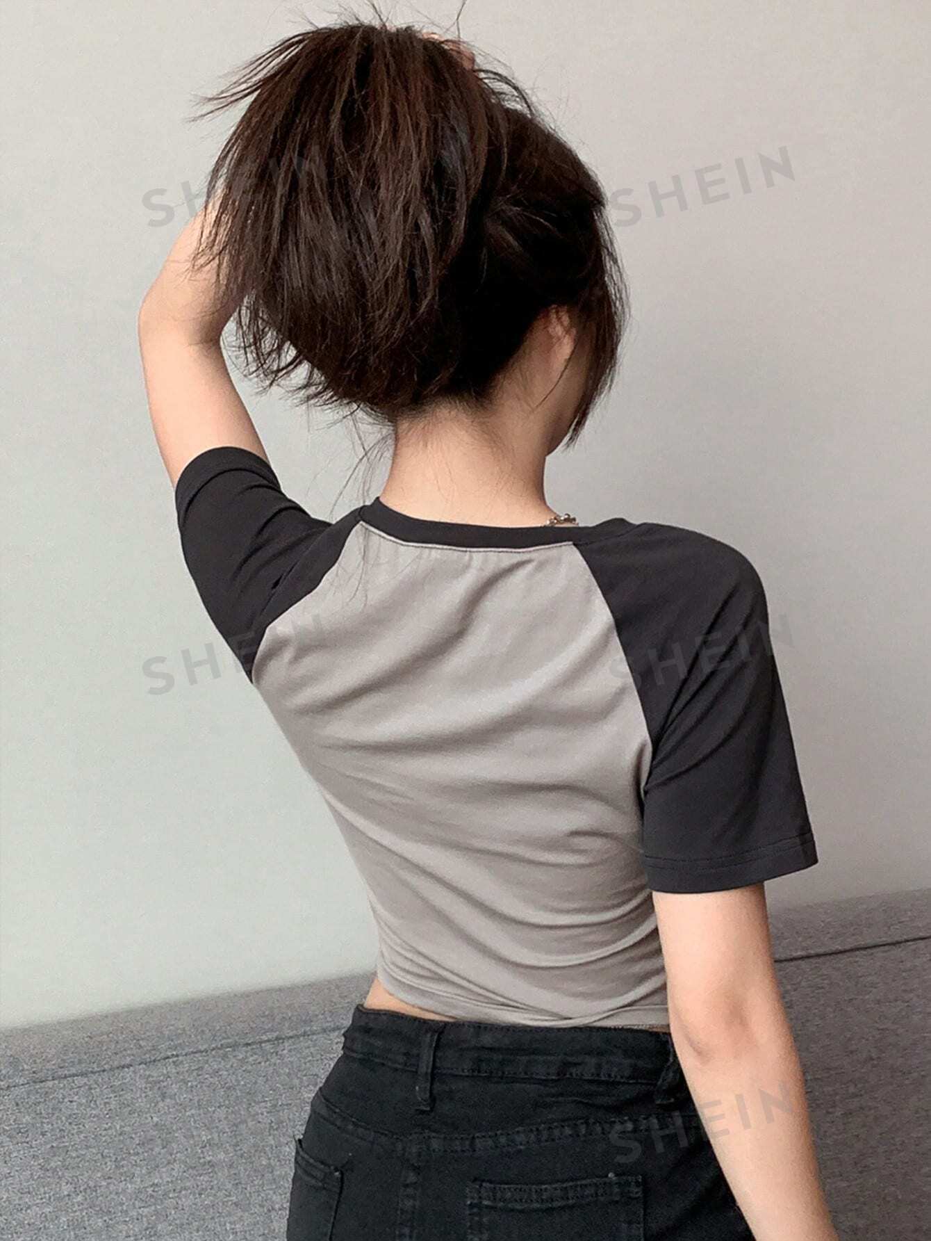 Butterfly Print Raglan Sleeve Crop Tee - Image 2