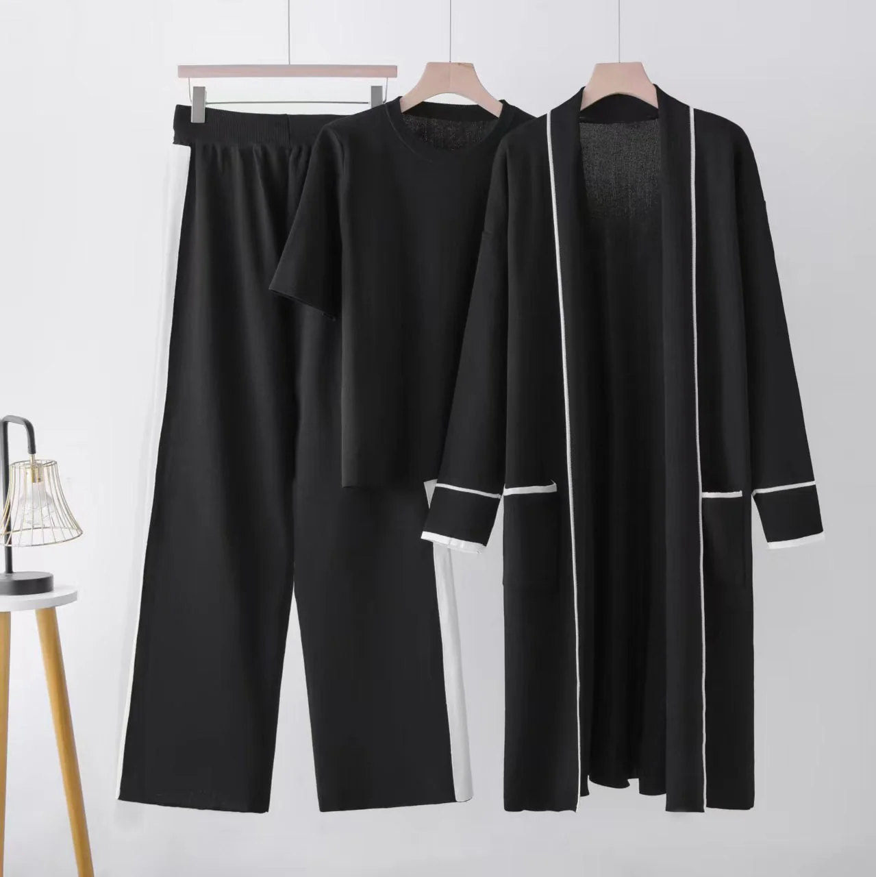 Contrasting colors comfortable & warm versatile knitted top wide-leg pants robe three-piece set - Image 2