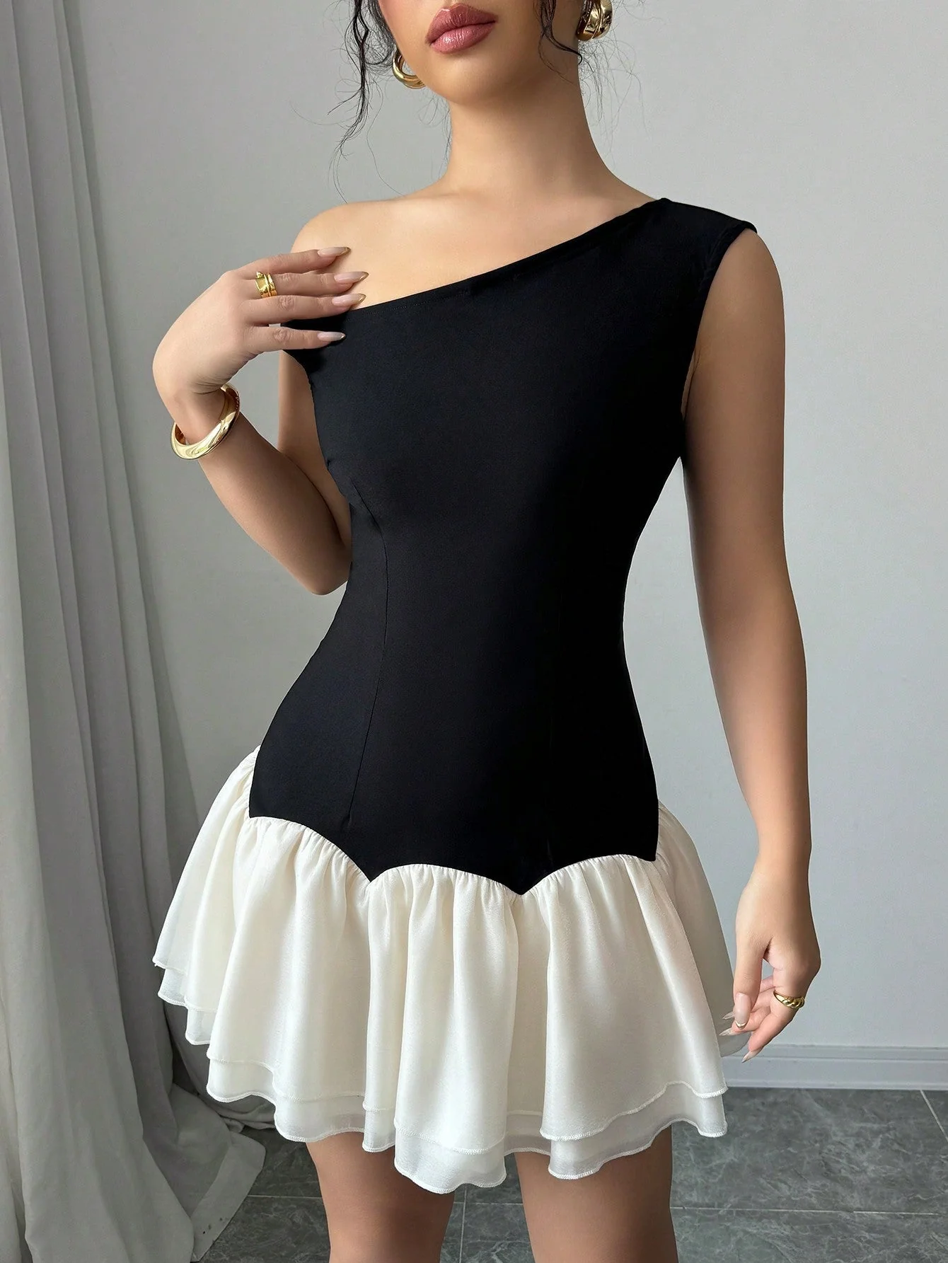 Dark And Light Color Block Woven Twill Splicing Organza Design Sleeveless Asymmetric Off-Shoulder New Women's Black Short Dress - Image 8