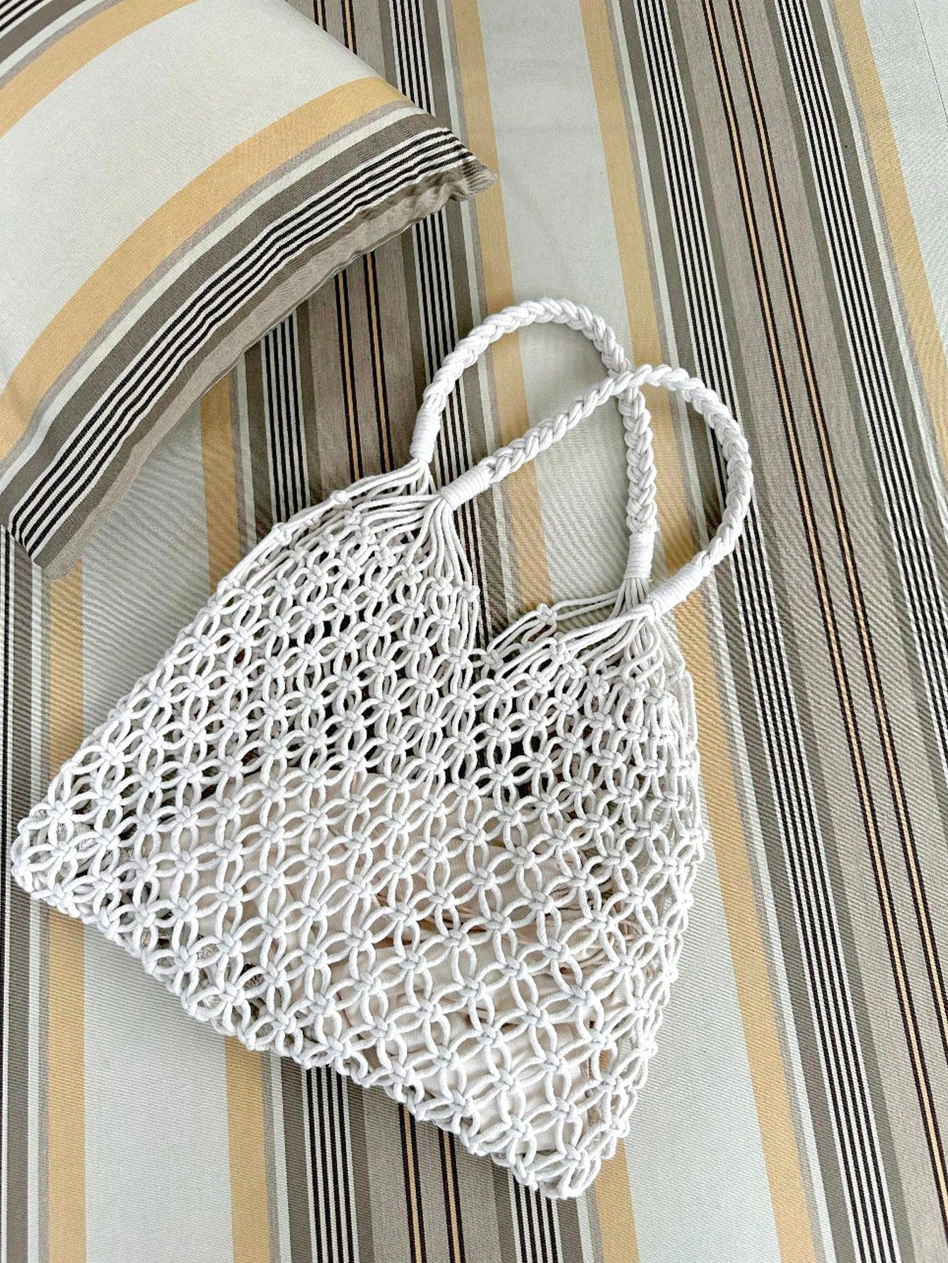 DAZY White Straw Bag Vacation Drawstring Double Handle - Image 10