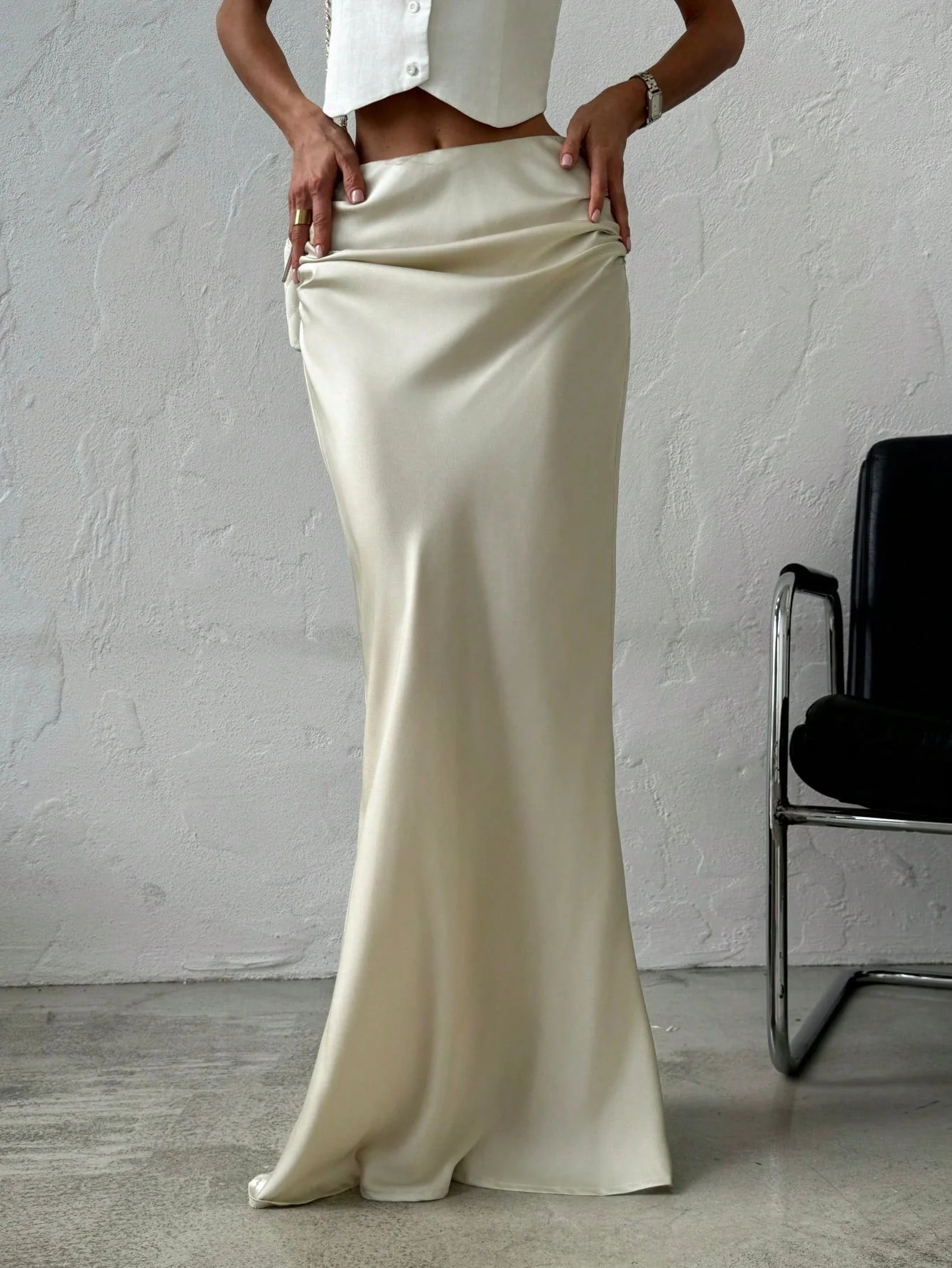 Elegant Simple Romantic Date/Work Versatile Solid Color Satin Maxi Skirt, Low Waist - Image 7