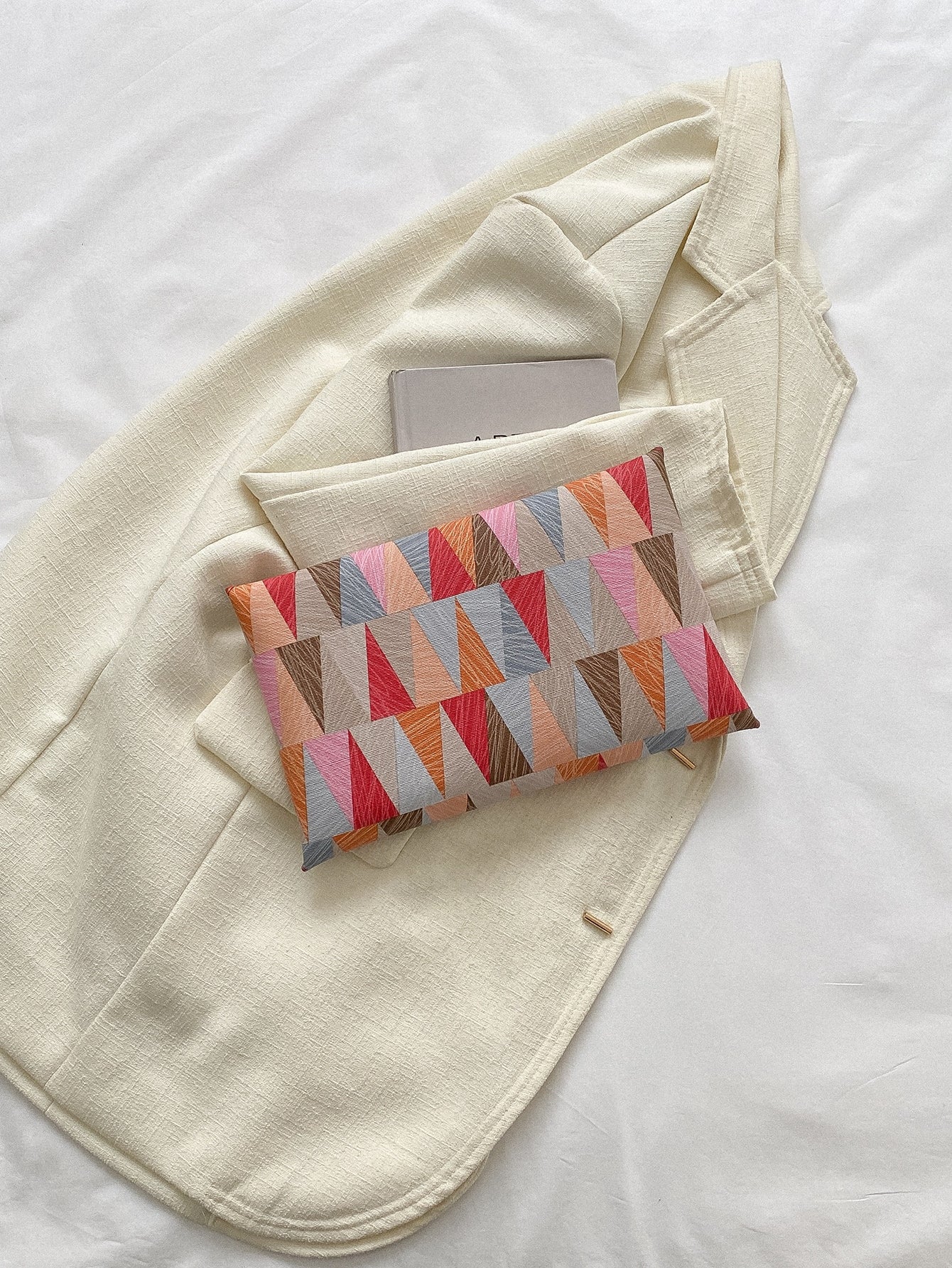 Geometric Pattern Metal Decor Square Bag - Image 5