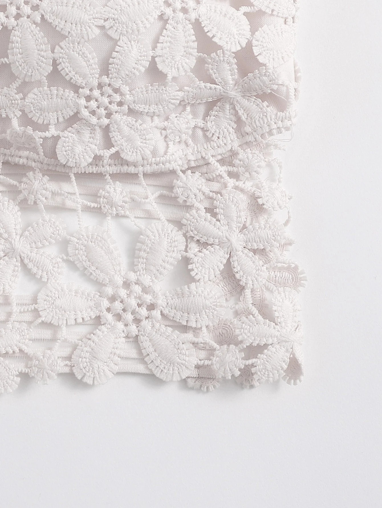Guipure Elegance | Lace Longline Bralette One-Size - Image 21