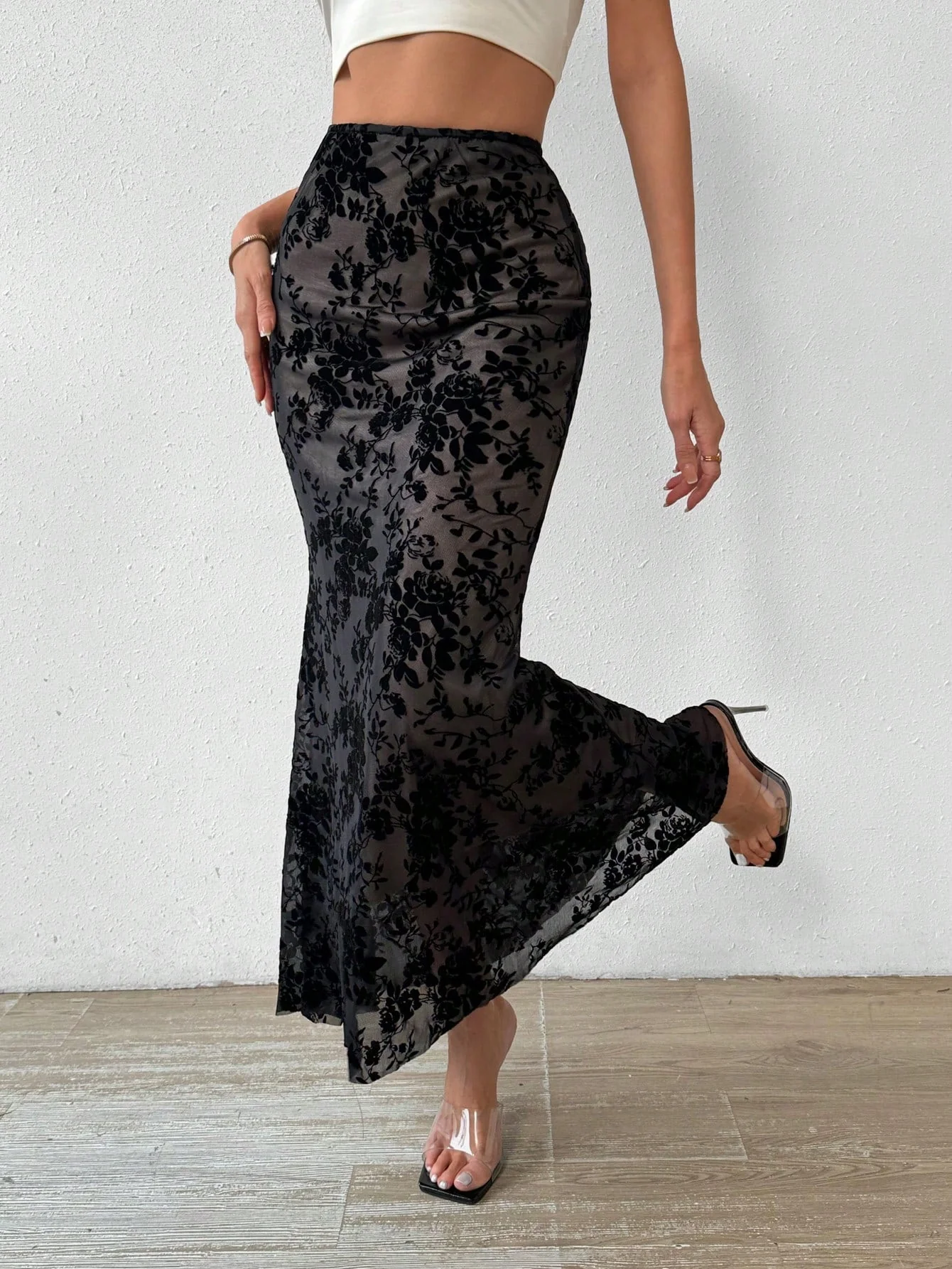 High-Waisted Floral Flocking Mesh Maxi Mermaid Skirt - Image 4