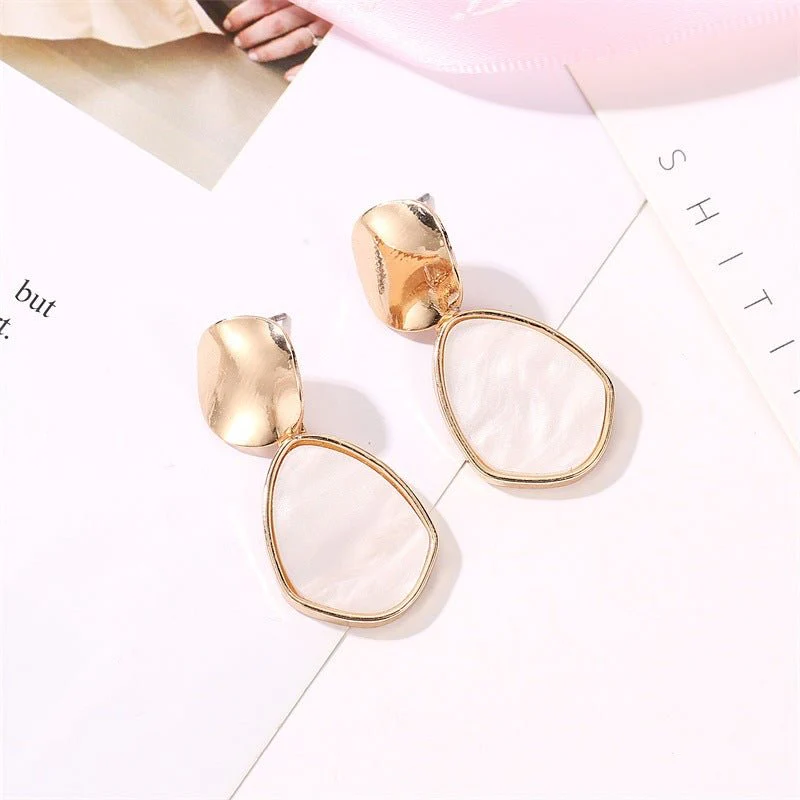 Korean version of small fresh earrings simple geometric heart earrings personality hollow disc alloy pendant girl heart earrings - Image 6