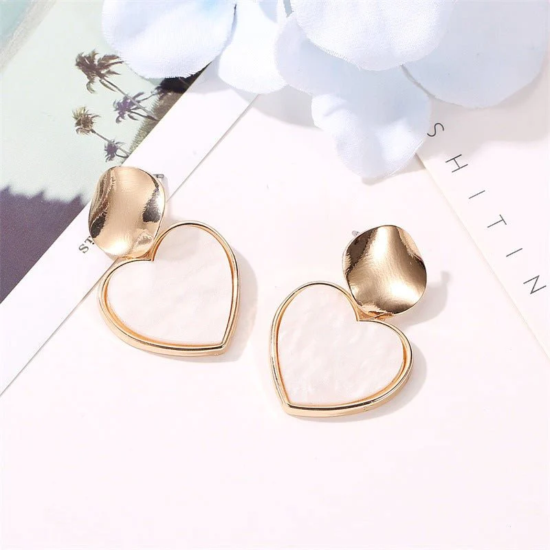 Korean version of small fresh earrings simple geometric heart earrings personality hollow disc alloy pendant girl heart earrings - Image 9