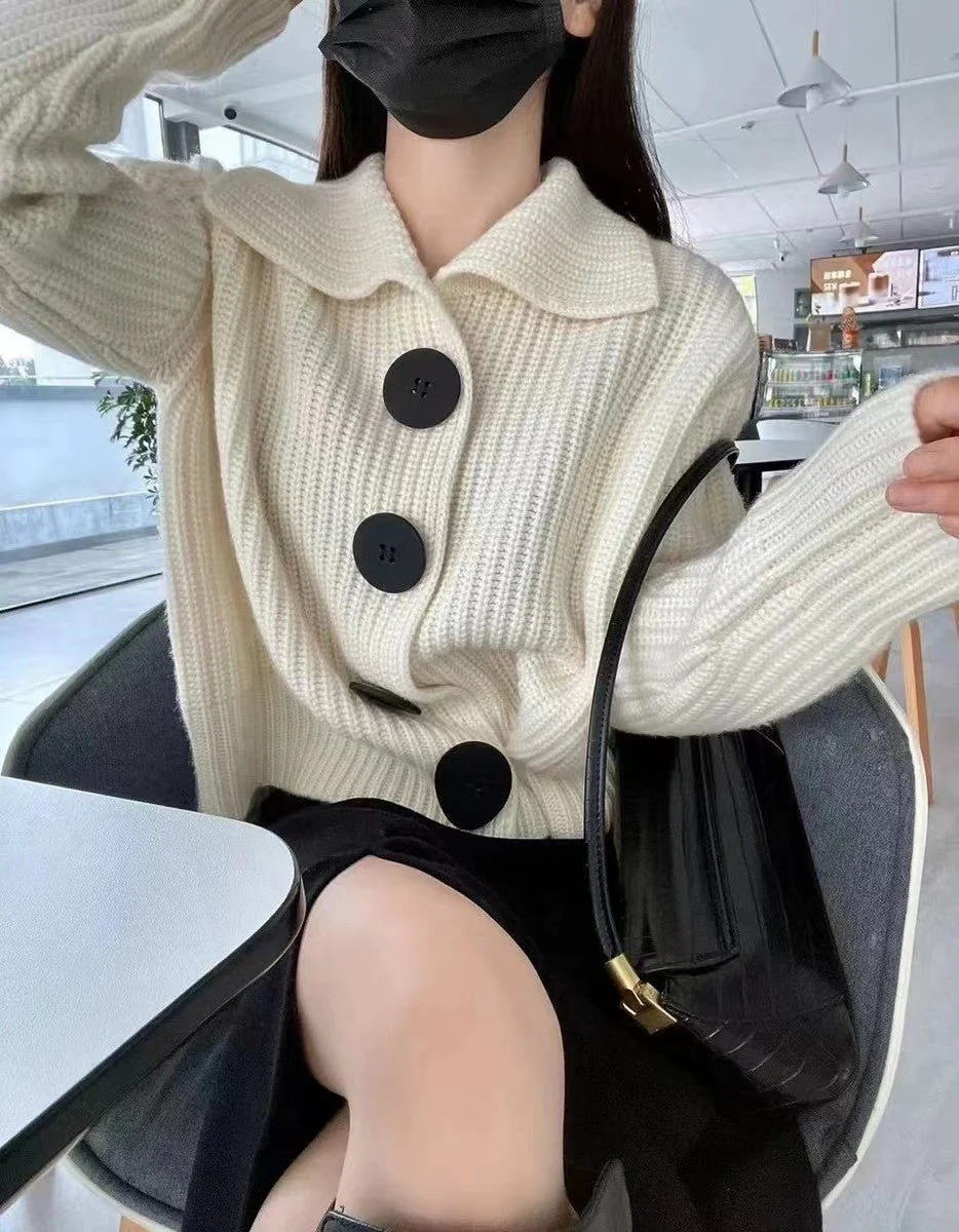 Loose Korean style large button lapel knitted cardigan - Image 12