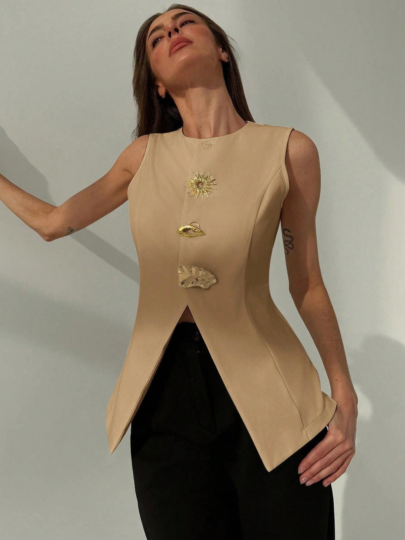 Minimalist Refined Office Crew Neck Fitted Metallic Decor Split Hem White Blazer For Women - Image 11