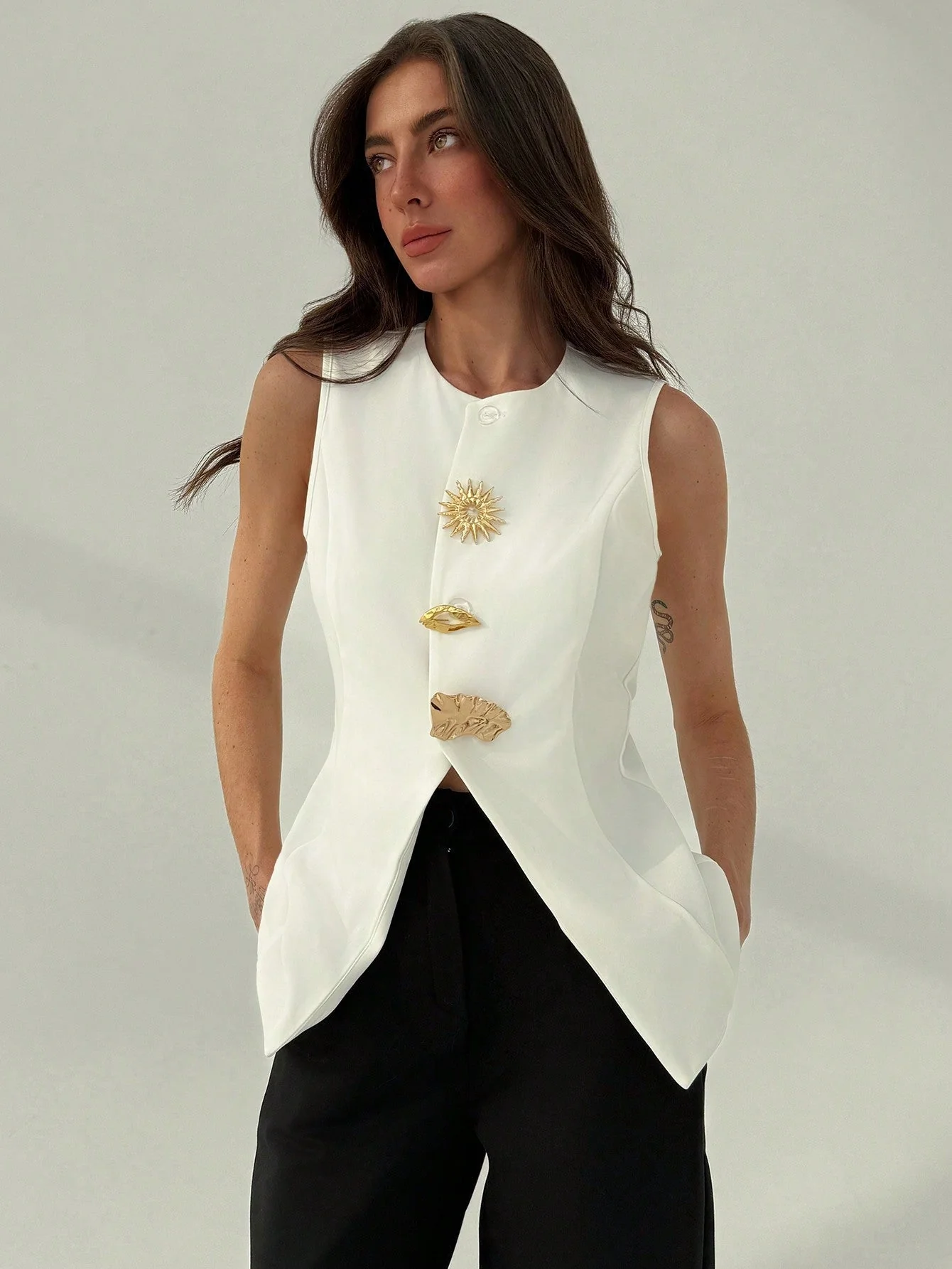 Minimalist Refined Office Crew Neck Fitted Metallic Decor Split Hem White Blazer For Women - Image 8