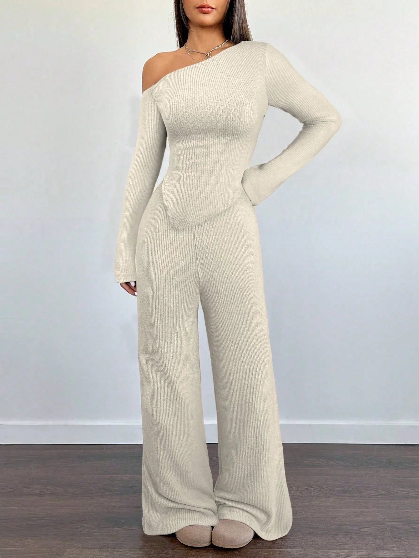 MOOSTA 2pcs/Set Women Plush Asymmetrical Asymmetrical Neck T-Shirt & Wide-Leg Pants Casual - Image 2