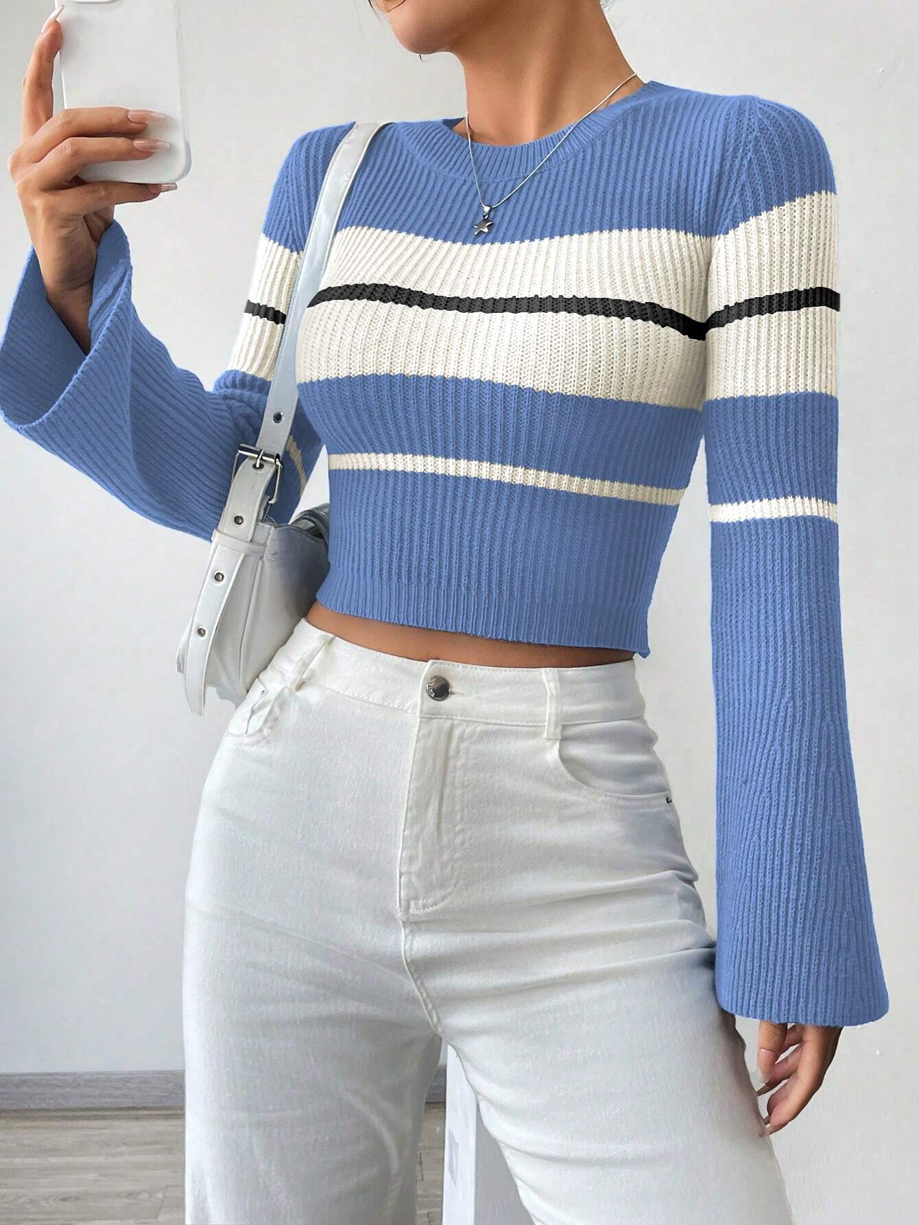MOOSTA Women's Color Block Long Sleeve Cropped Sweater - Image 10