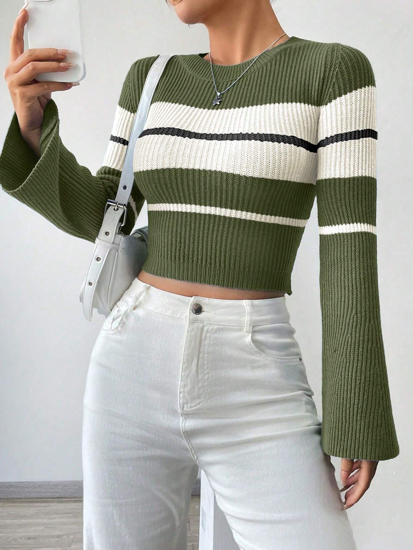 MOOSTA Women's Color Block Long Sleeve Cropped Sweater - Image 11