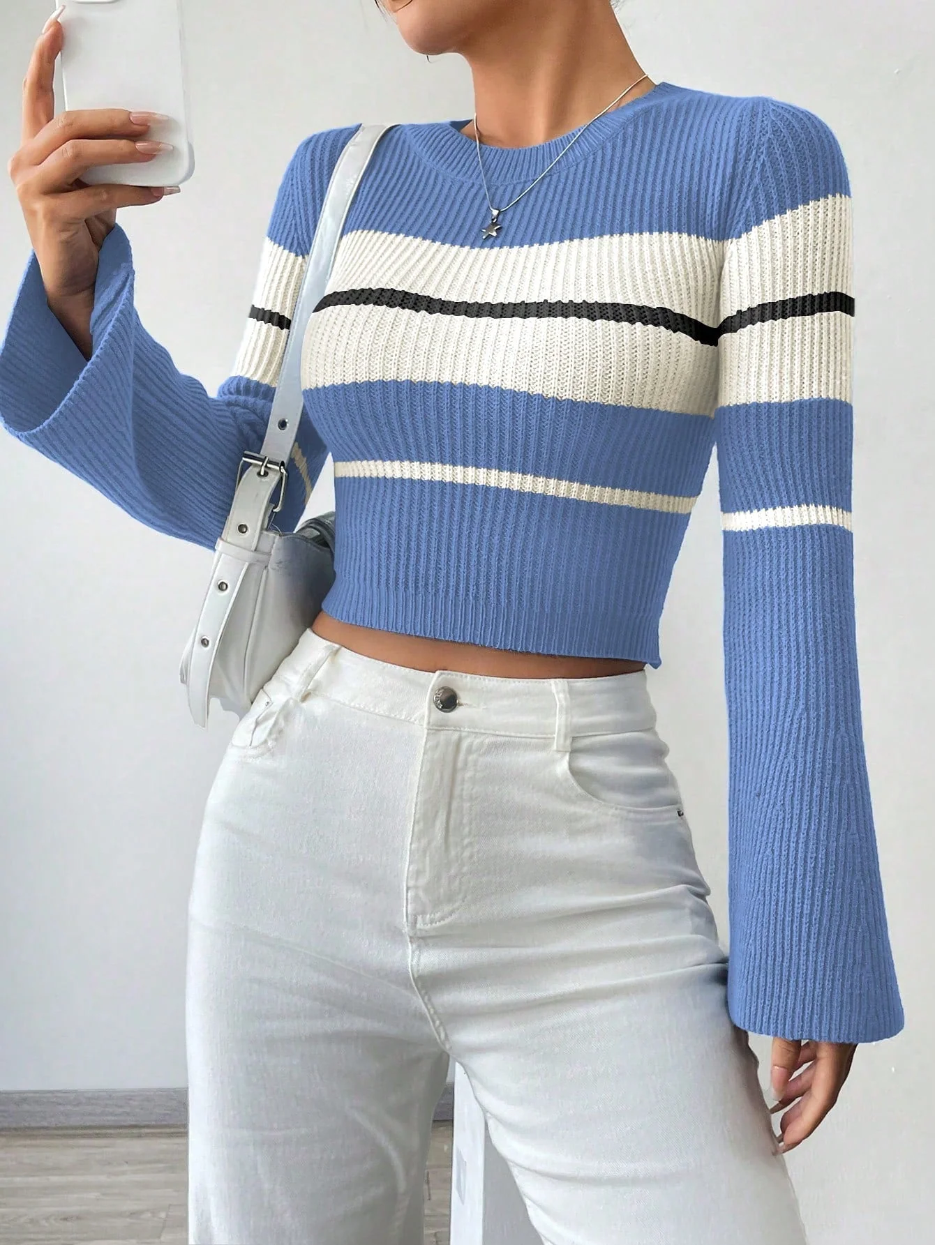 MOOSTA Women's Color Block Long Sleeve Cropped Sweater - Image 3