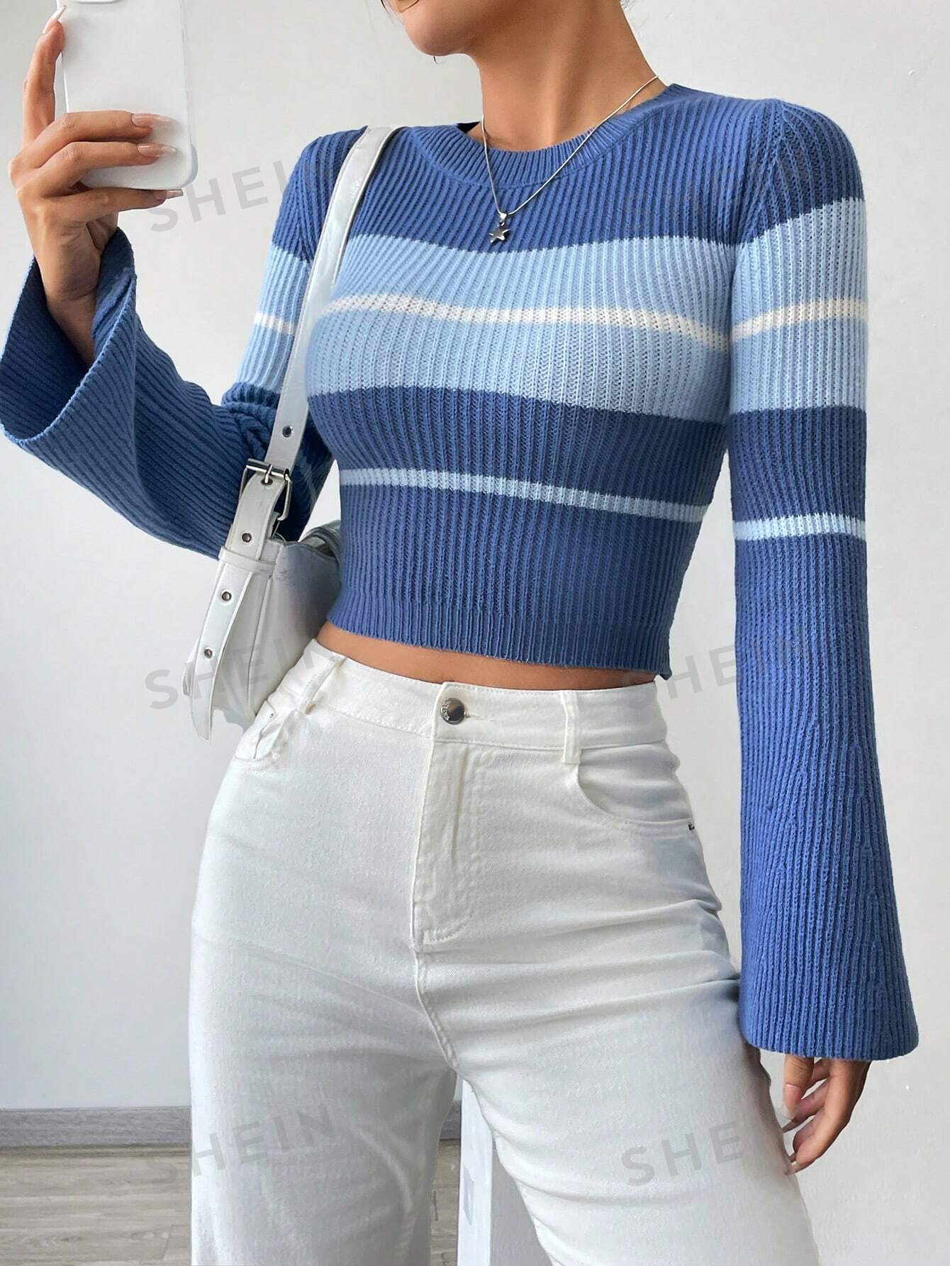 MOOSTA Women's Color Block Long Sleeve Cropped Sweater - Image 4