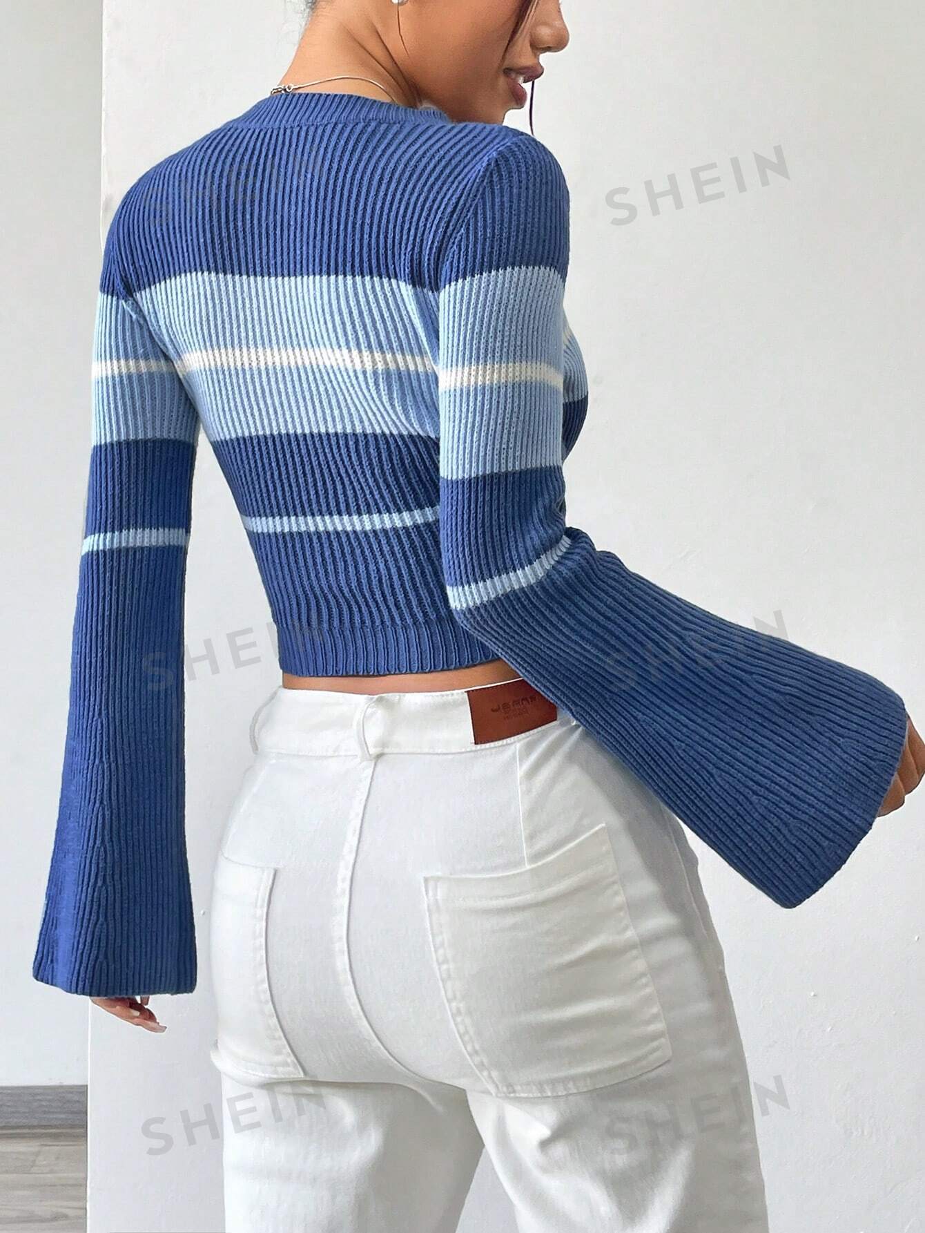 MOOSTA Women's Color Block Long Sleeve Cropped Sweater - Image 5