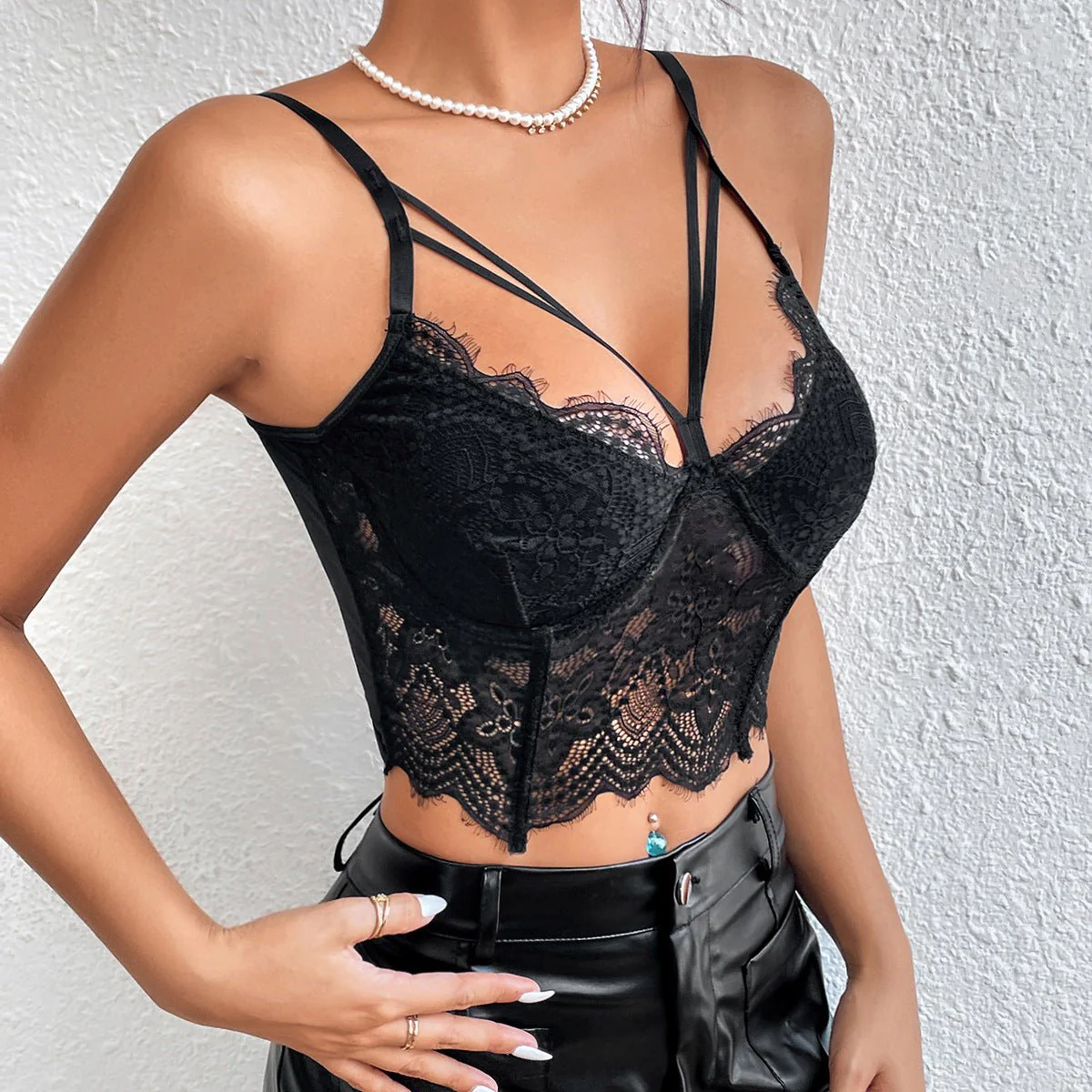 New Hollow Lace Eyelash Wire Ring Fishbone Short Body Vest - Image 6