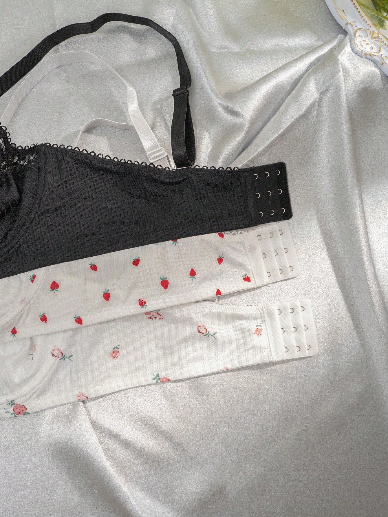 Plus 3pcs Contrast Lace Underwire Bra - Image 3