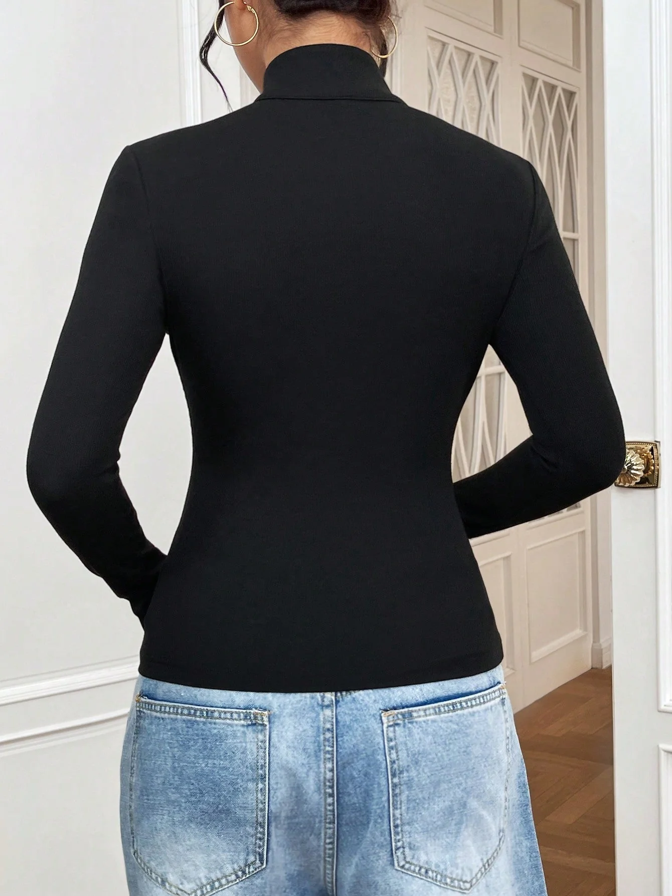 Privé Chinese Style Knot Design Long Sleeve T-Shirt - Image 3