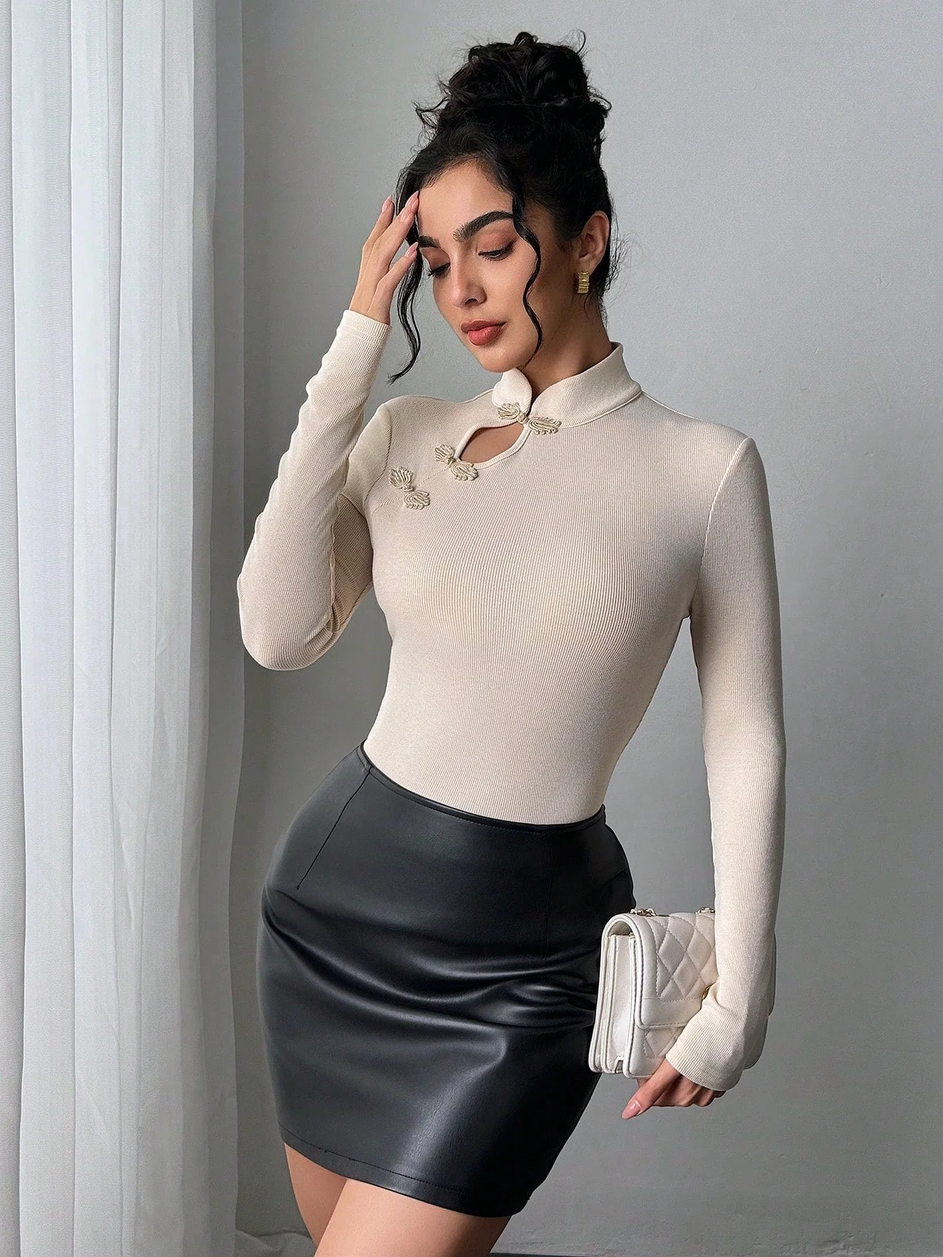 Privé Chinese Style Knot Design Long Sleeve T-Shirt - Image 8