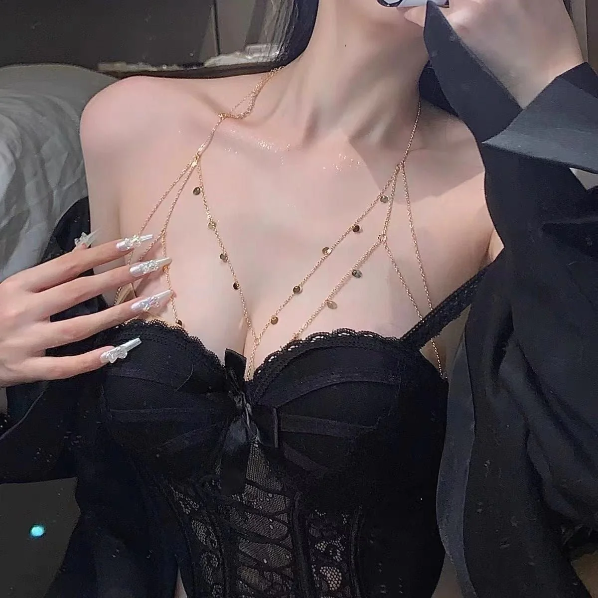 Pure desire style sxy metal body chain clavicle chain ins light luxury chest chain - Image 3