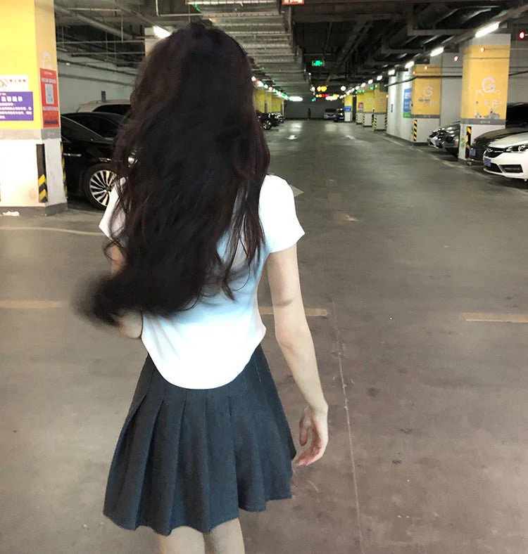 Pure desire style V-neck short-sleeved T-shirt for women in summer 2025 new slim fit hot girl short irregular bottoming top - Image 10