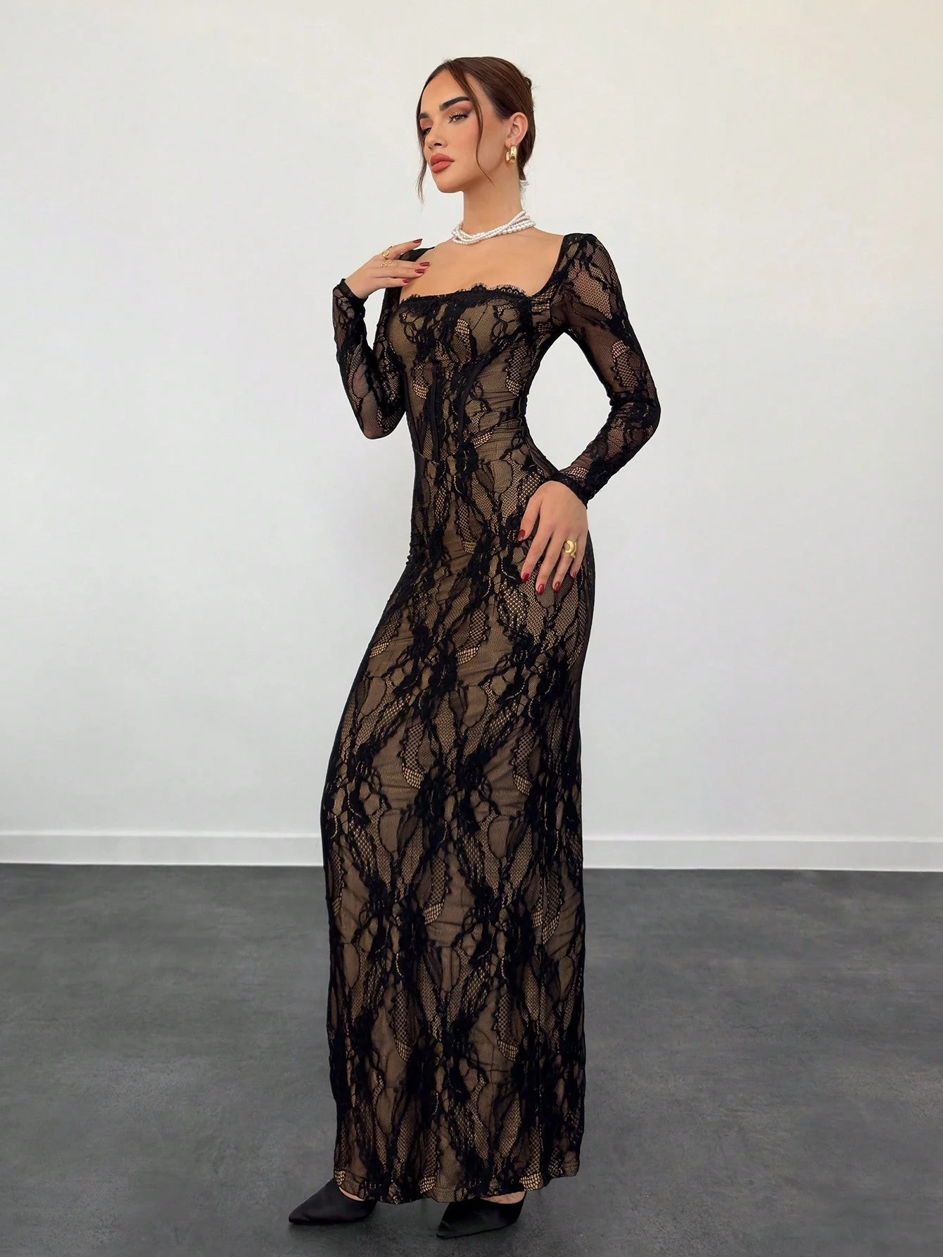 S-Shaped Lace Long Sleeve Cupped Corset Collar Slim Fitted Floor Length Black Dress - Image 6