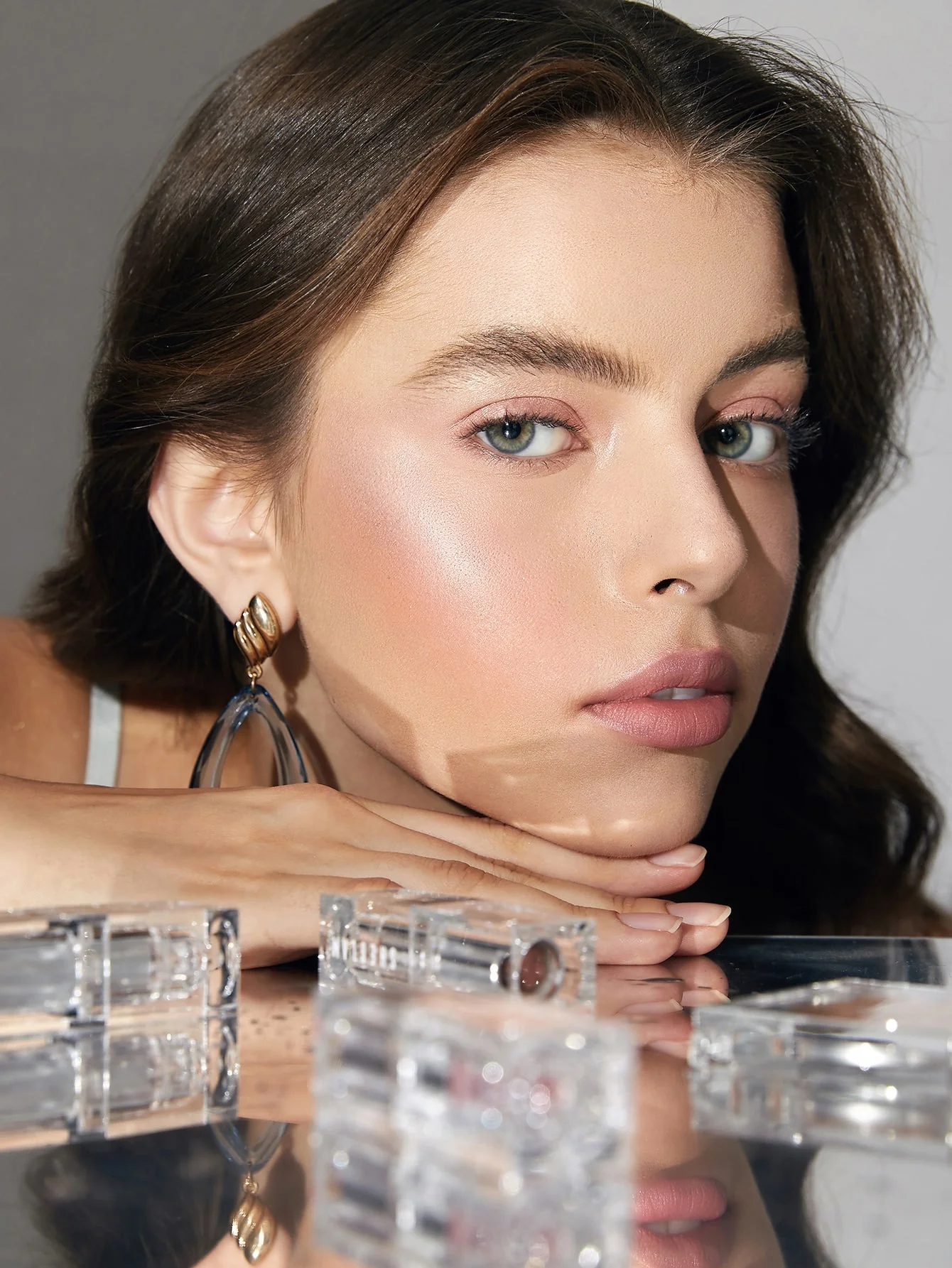 SHEGLAM Cosmic Crystal Mousse Highlighter - Highlighter Powder Shimmer Long Wear Brightening Non-Caking Pink Glow Highlighter - Image 3