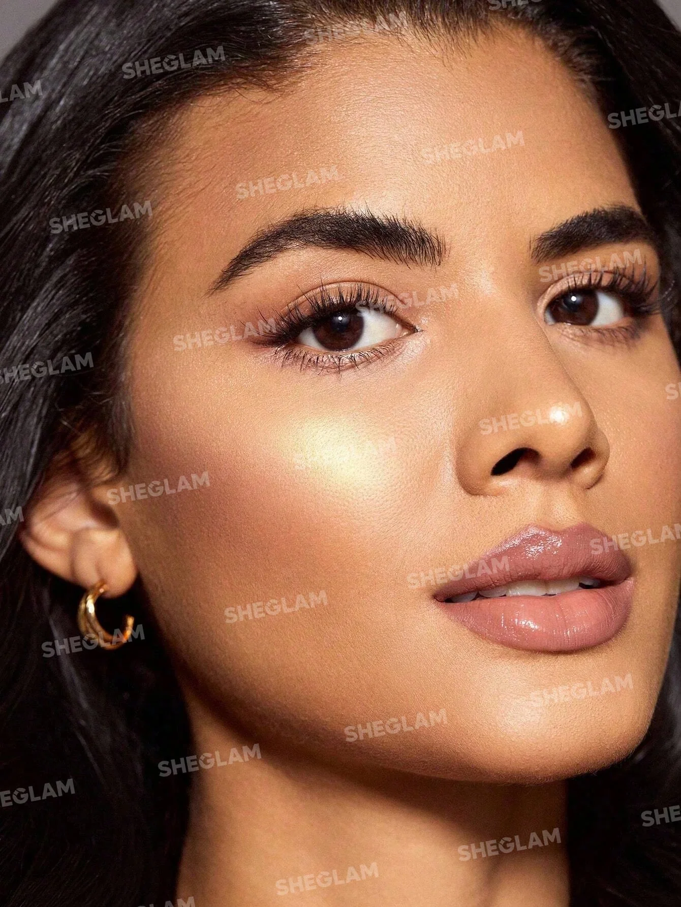 SHEGLAM Snatch 'n' Glow Stick-Vanilla Frost Cream Highlighter Makeup Stick (FD) - Image 17
