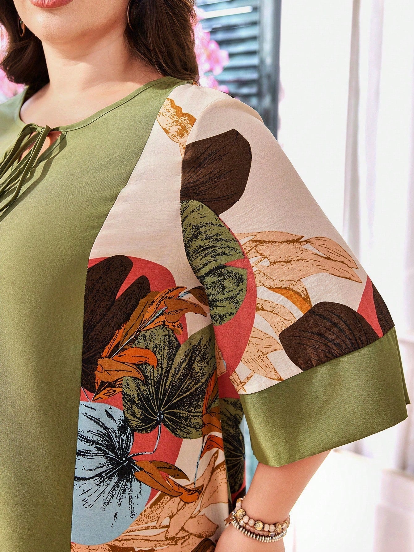 SHEIN Lacomfia Women Plus Size Loose Tie-Waist Arabic Patchwork 3/4 Sleeve Casual Dress - Image 6