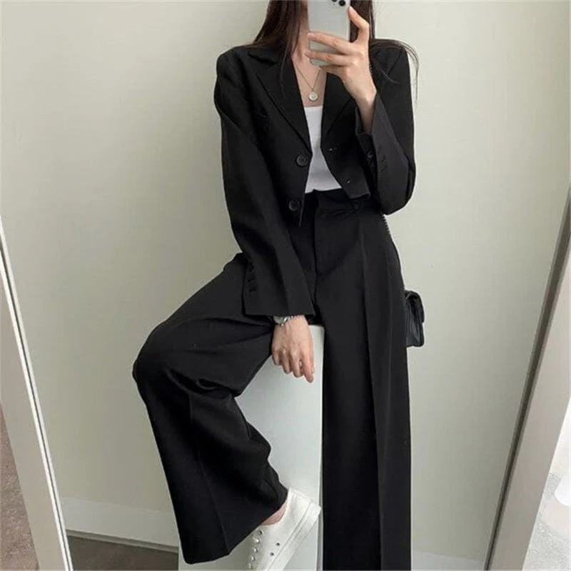 Short Blazer Suit Set for Women Including Pants - Image 3