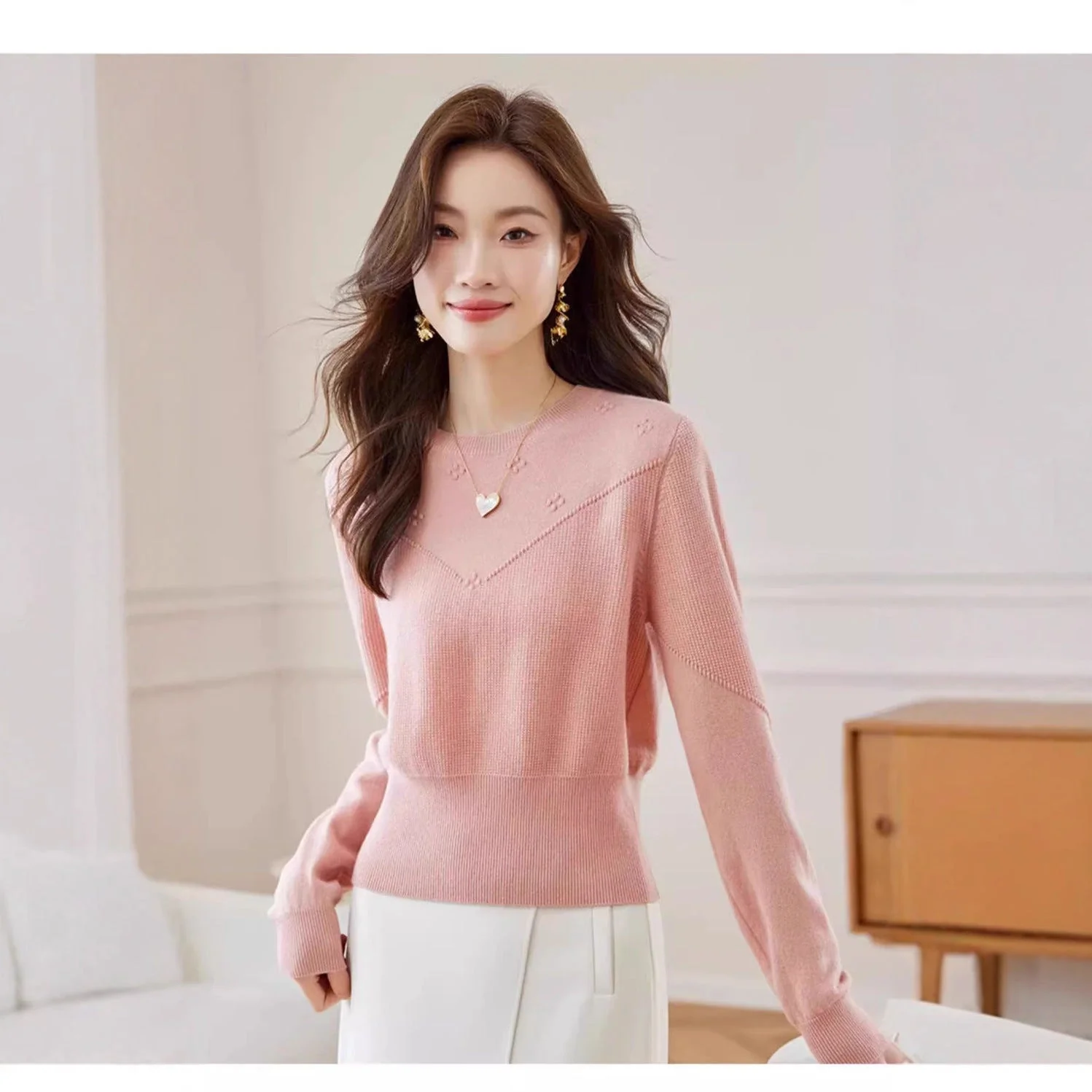 Slim-Fit Semi-Turtleneck Pullover Sweater for Women– Elegant & Comfortable Commuter Style - Image 4