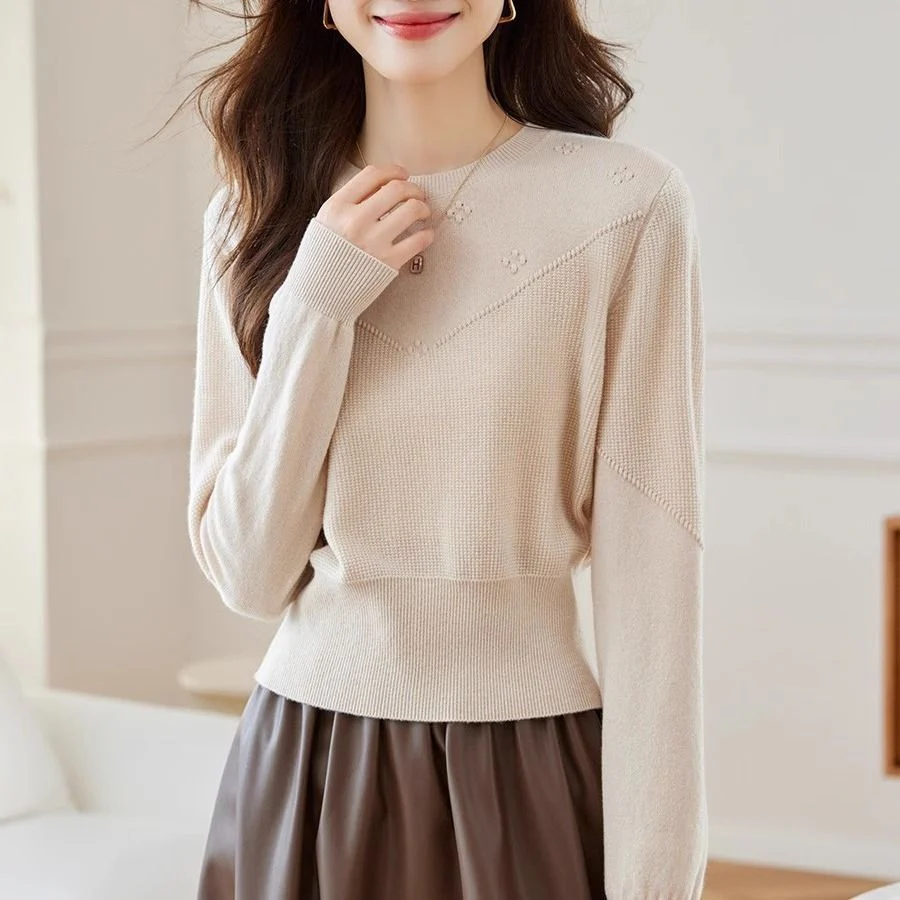 Slim-Fit Semi-Turtleneck Pullover Sweater for Women– Elegant & Comfortable Commuter Style - Image 8