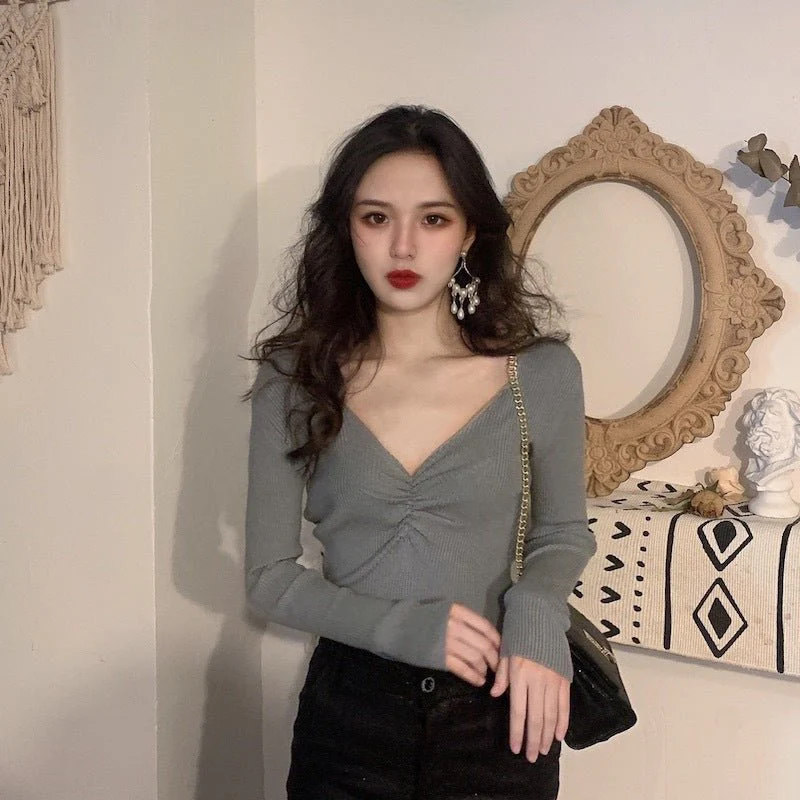 Slim Fit V-Neck Pullover Sweater for Women – Elegant Commuter Style - Image 10