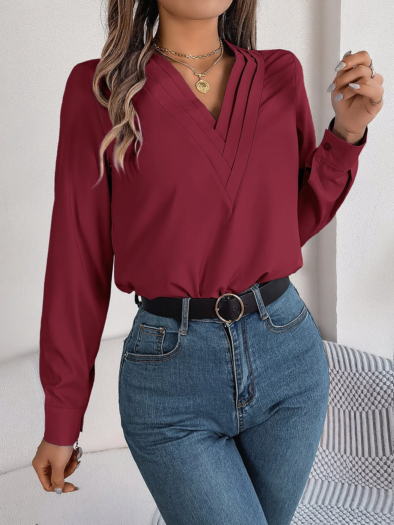 Solid color layered V-neck long-sleeved shirt - Image 20
