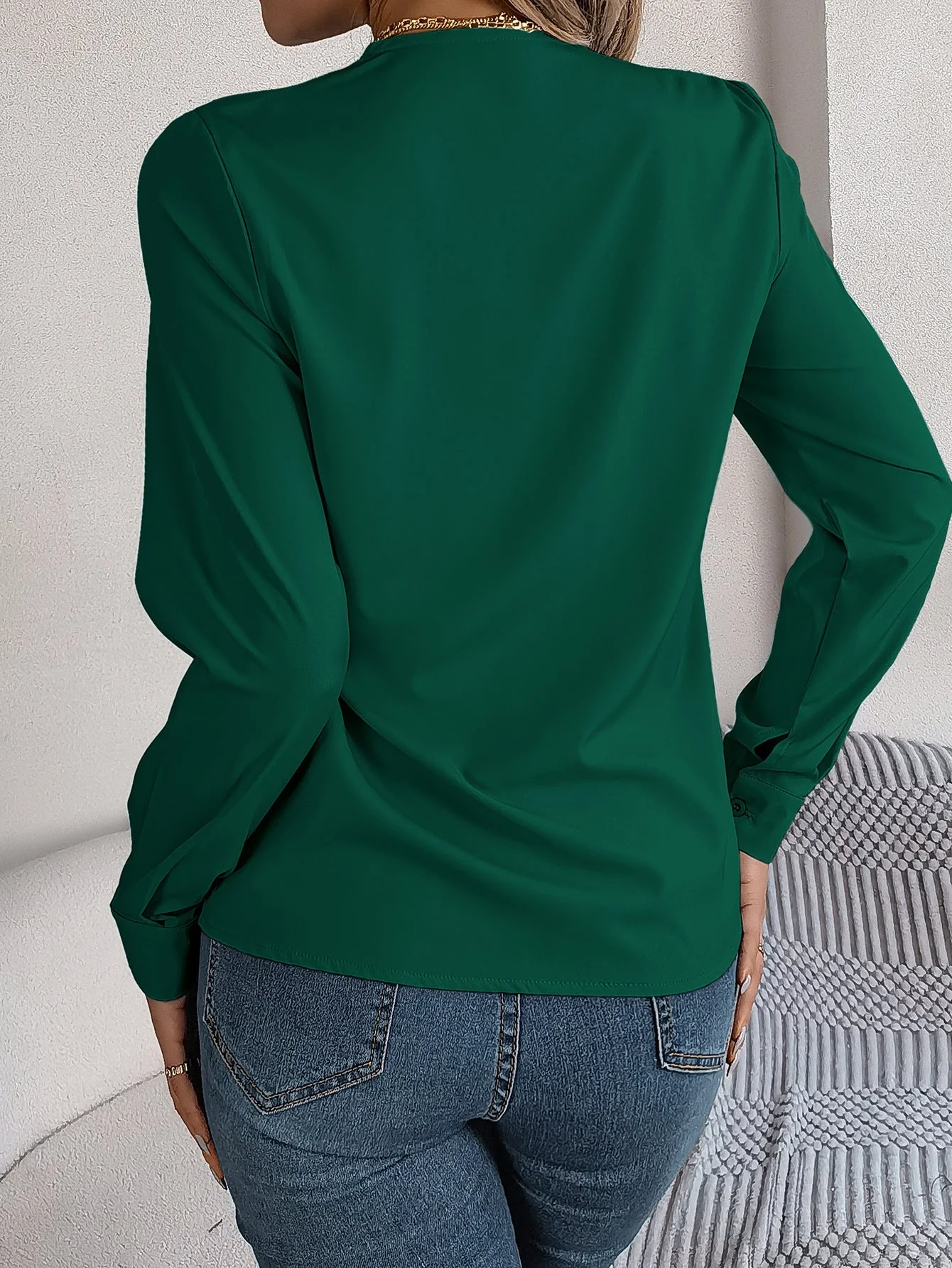 Solid color layered V-neck long-sleeved shirt - Image 29