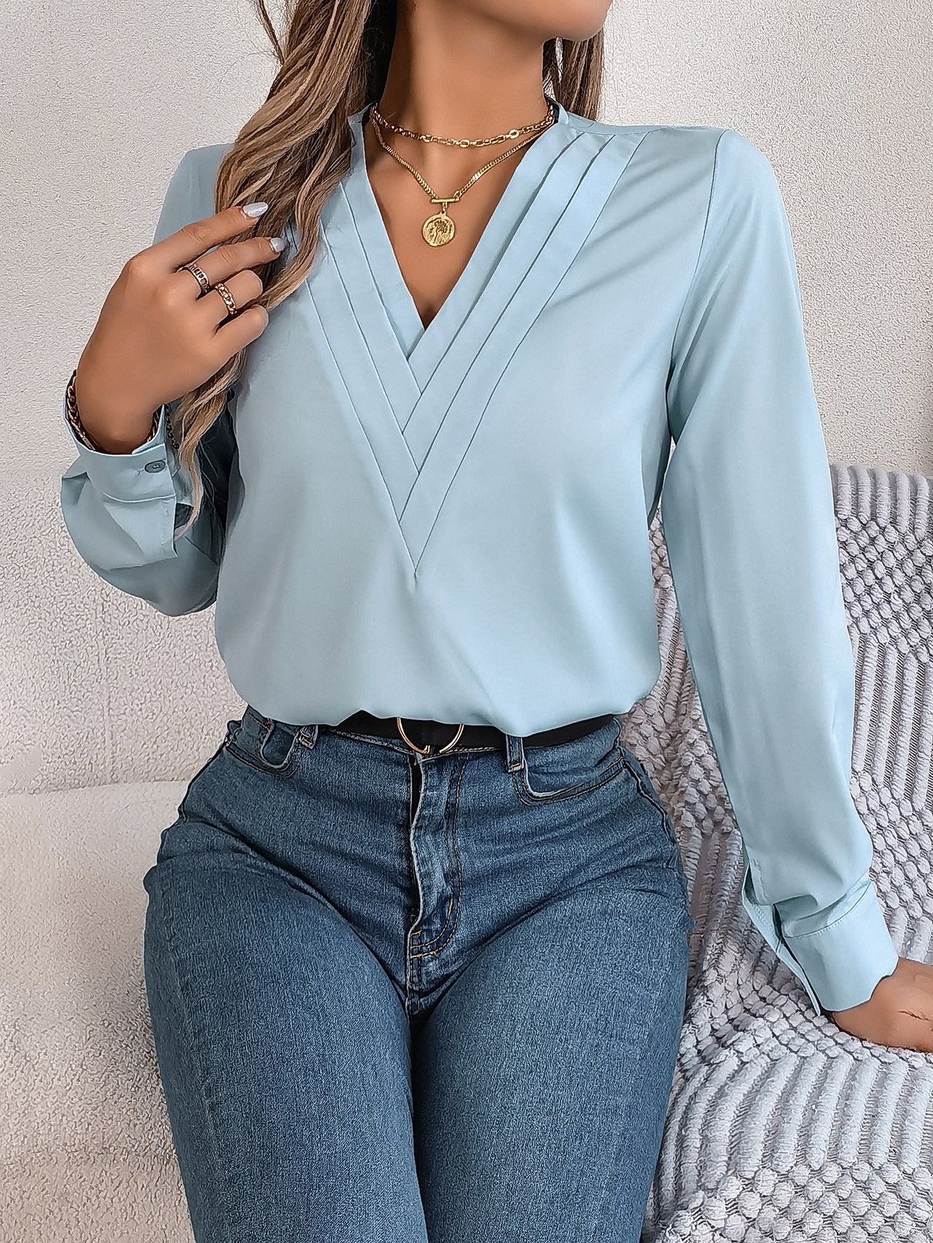 Solid color layered V-neck long-sleeved shirt - Image 37