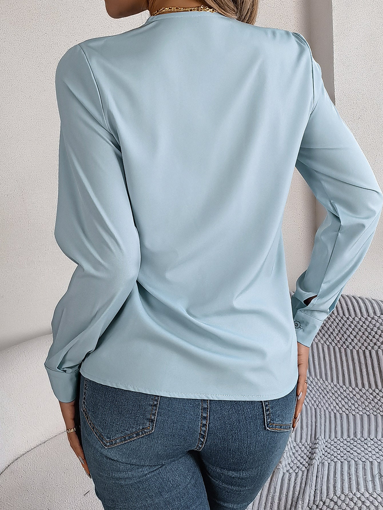 Solid color layered V-neck long-sleeved shirt - Image 38