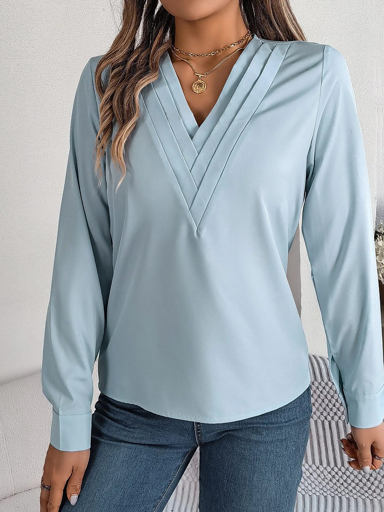 Solid color layered V-neck long-sleeved shirt - Image 39