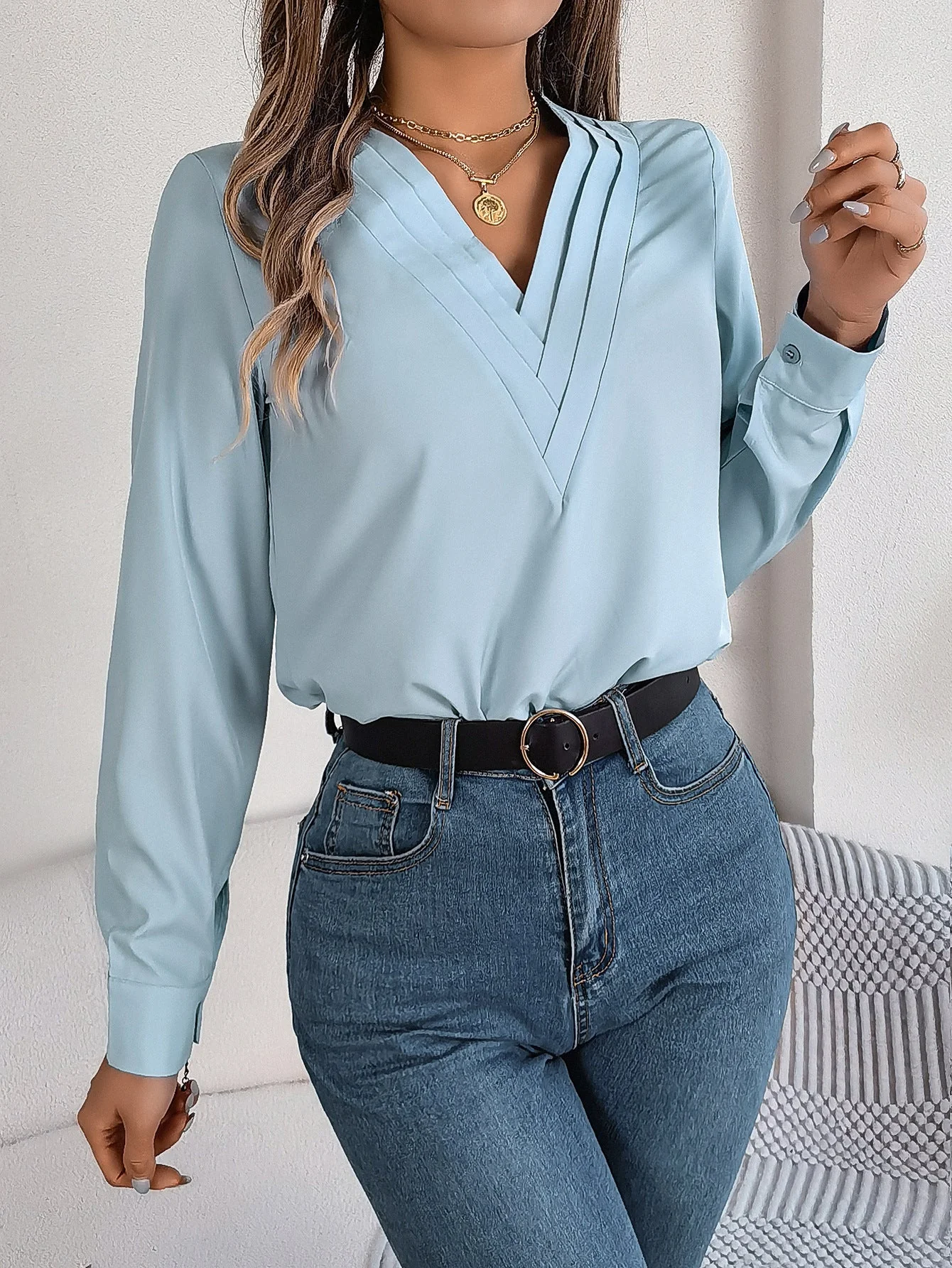 Solid color layered V-neck long-sleeved shirt - Image 41