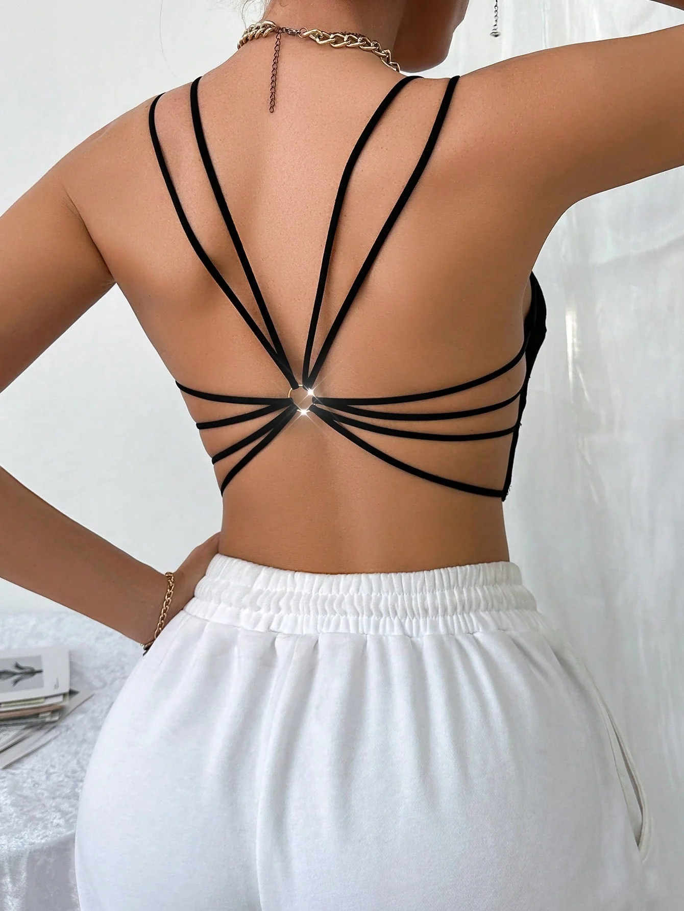 Solid Color Sleeveless Top With Double Shoulder Straps And Ring Buckle Detail - Image 3