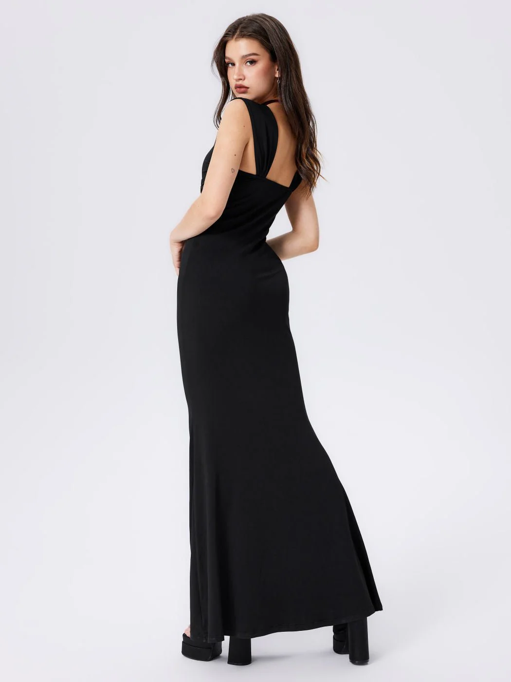 The Fierce Elegance | Solid Color Square-Neck Sleeveless Fishtail Maxi Dress - Image 5