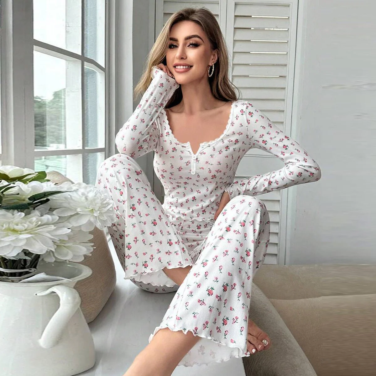 The Floral Cozy | V-Neck Long-Sleeve Floral Pajama Set