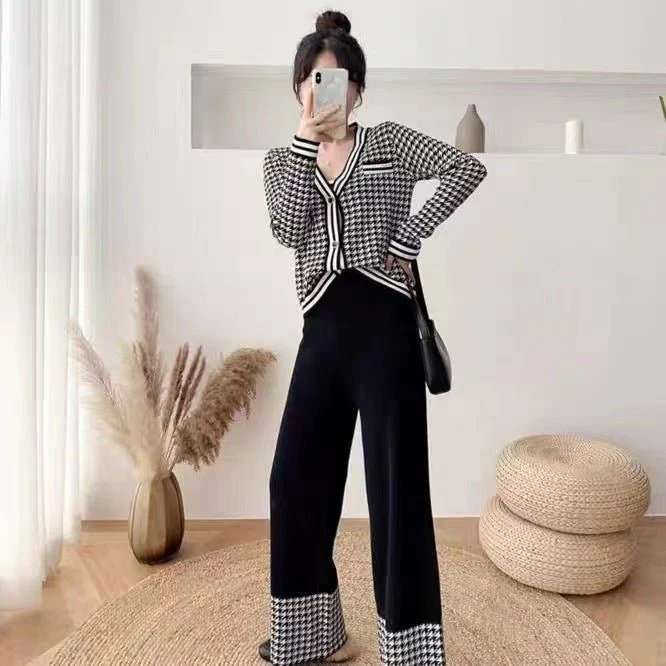 The Grid Muse | Women's Thousand Birds Grid Knitted Two-Piece Pants Set - Image 4