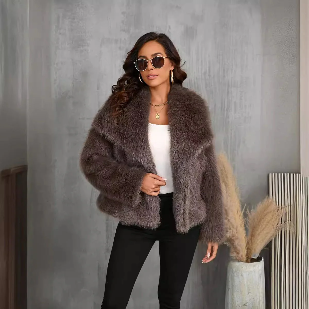 The Plush Elegance | Women's Short Faux Fur Lapel Coat FD