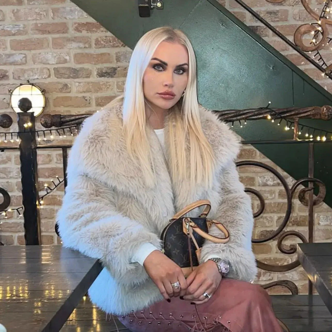 The Plush Elegance | Women's Short Faux Fur Lapel Coat FD - Image 2