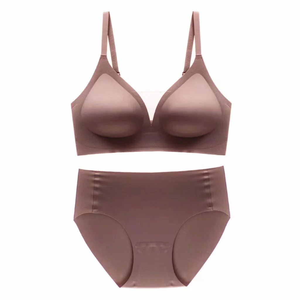 The Subtle Harmony | Seamless Mesh V-Neck Bra Set - Image 9